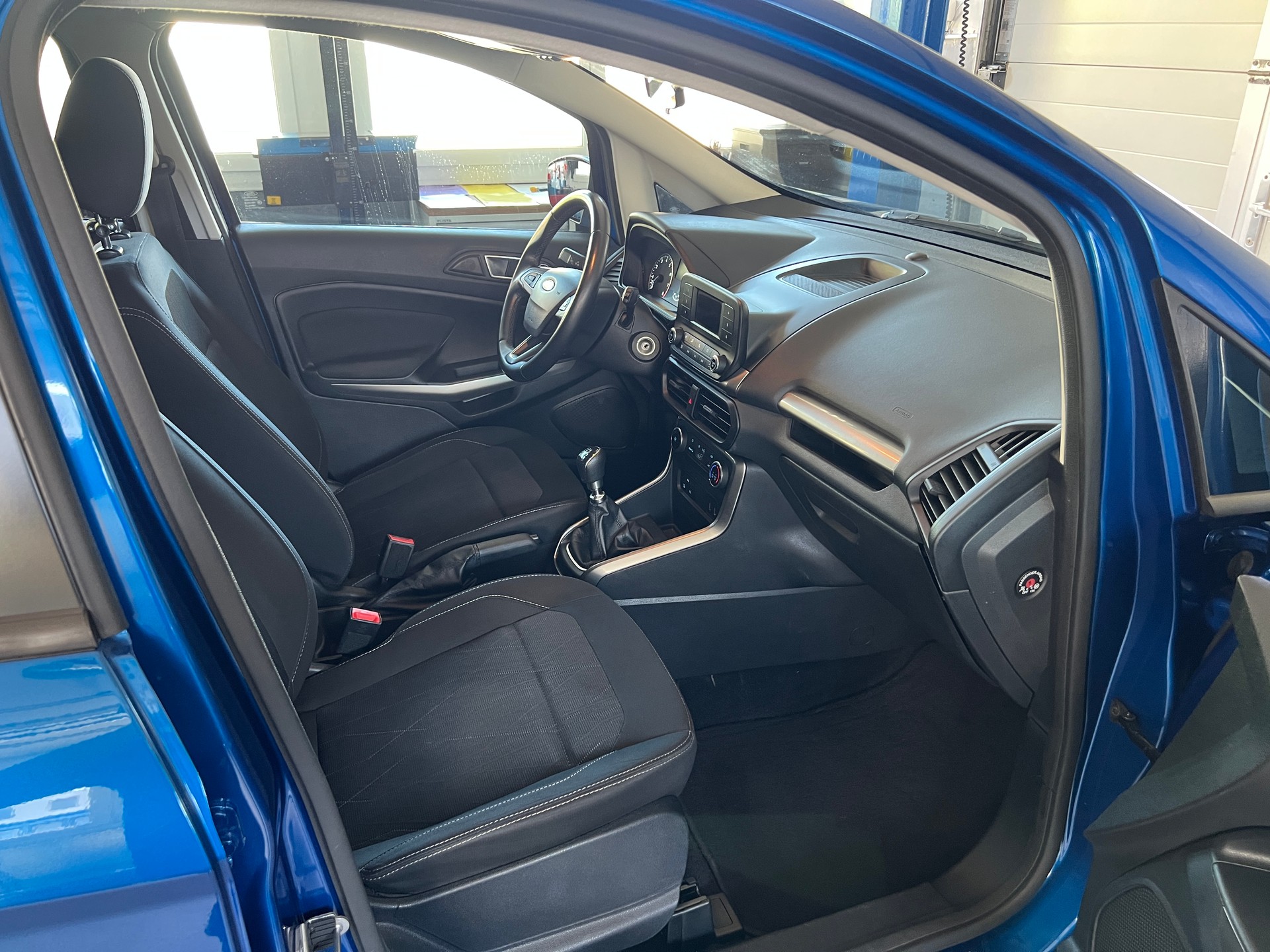 FORD EcoSport 1.0 SCTi Trend-image-7