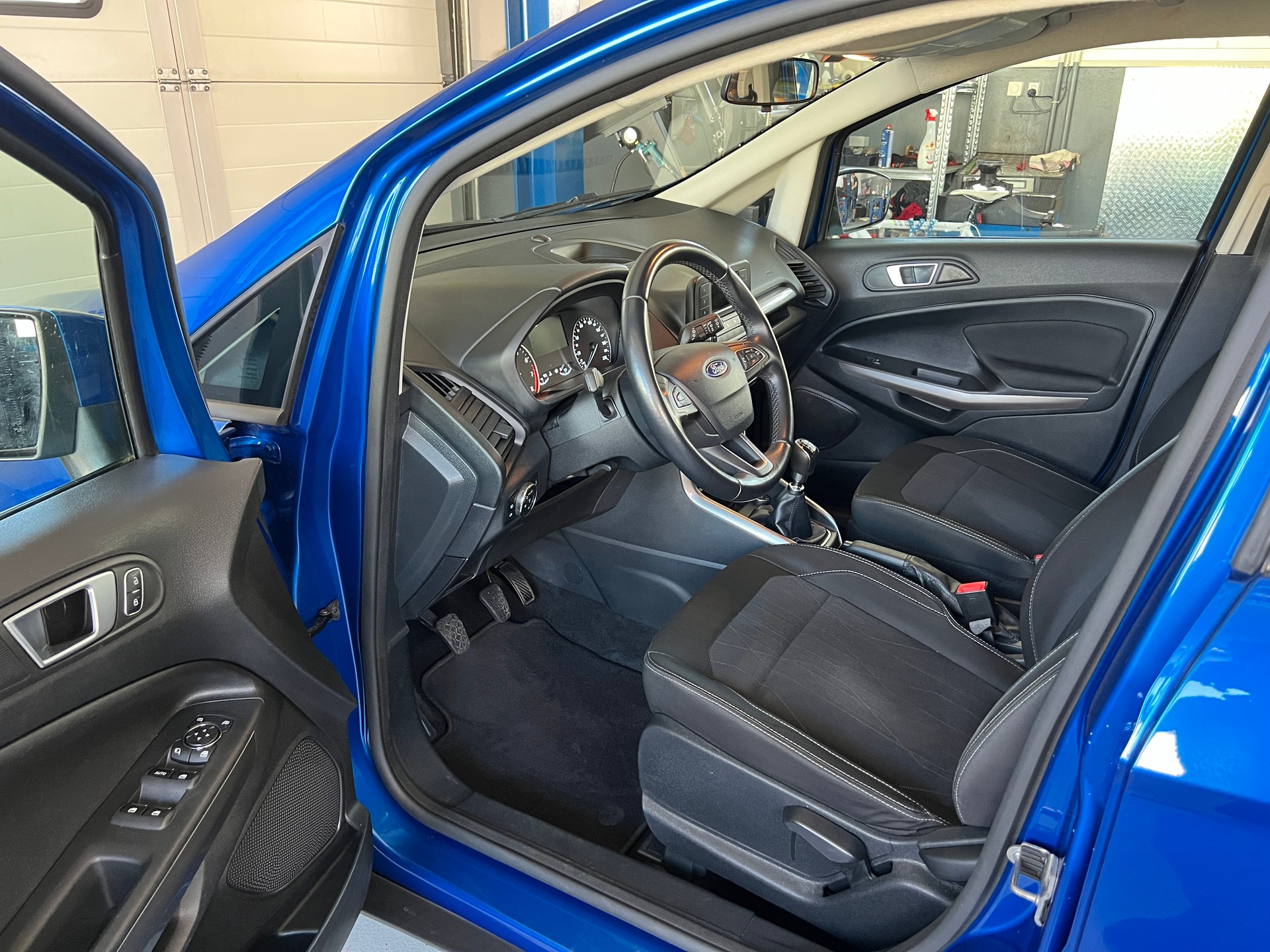 FORD EcoSport 1.0 SCTi Trend-image-5