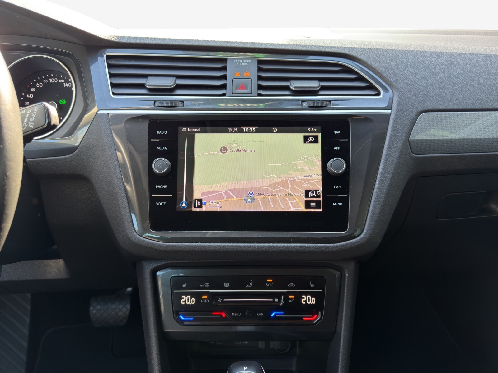 VW Tiguan 2.0 TDI SCR Elegance 4Motion DSG-image-10