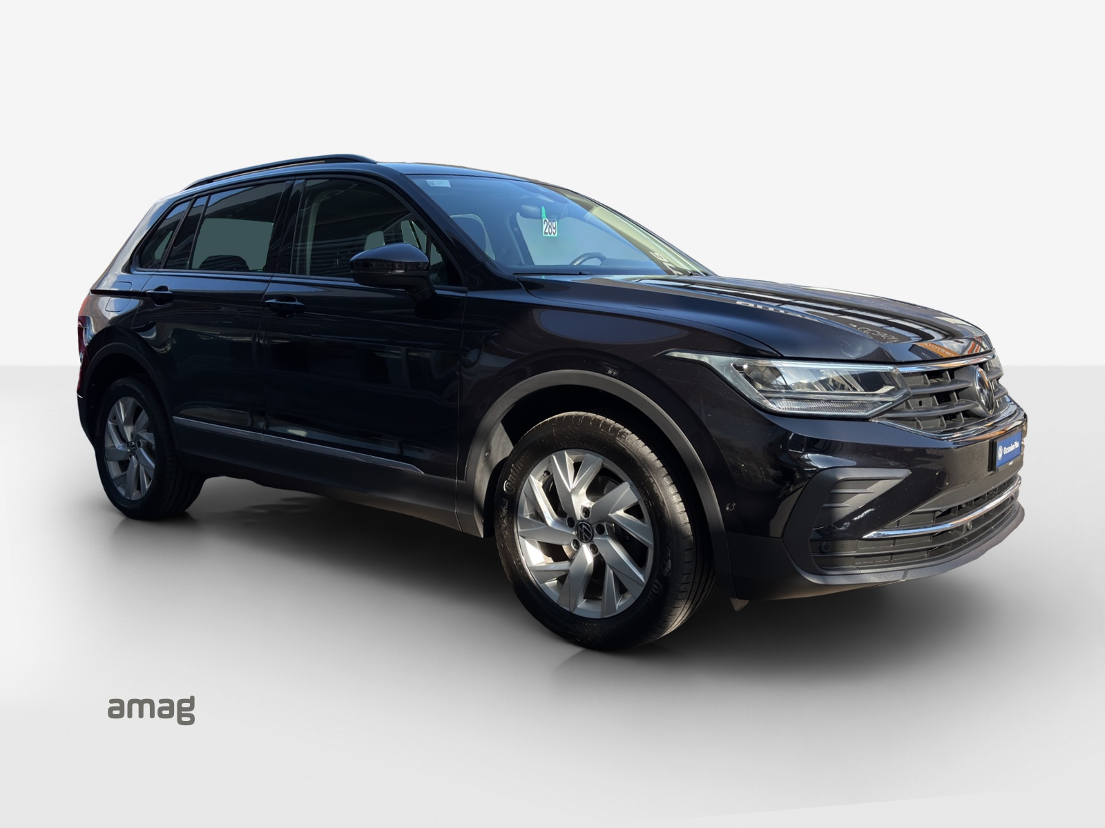 VW Tiguan 2.0 TDI SCR Elegance 4Motion DSG-image-5