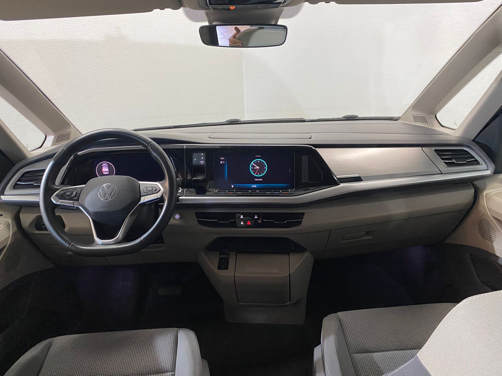 VW Multivan 2.0 TDI Life DSG Lang-image-8