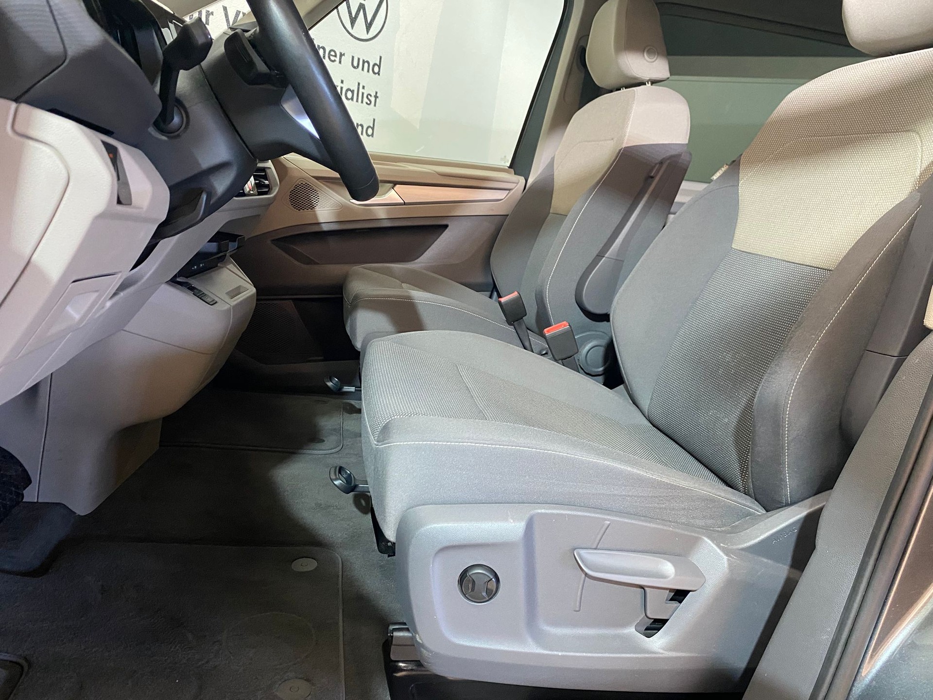 VW Multivan 2.0 TDI Life DSG Lang-image-9