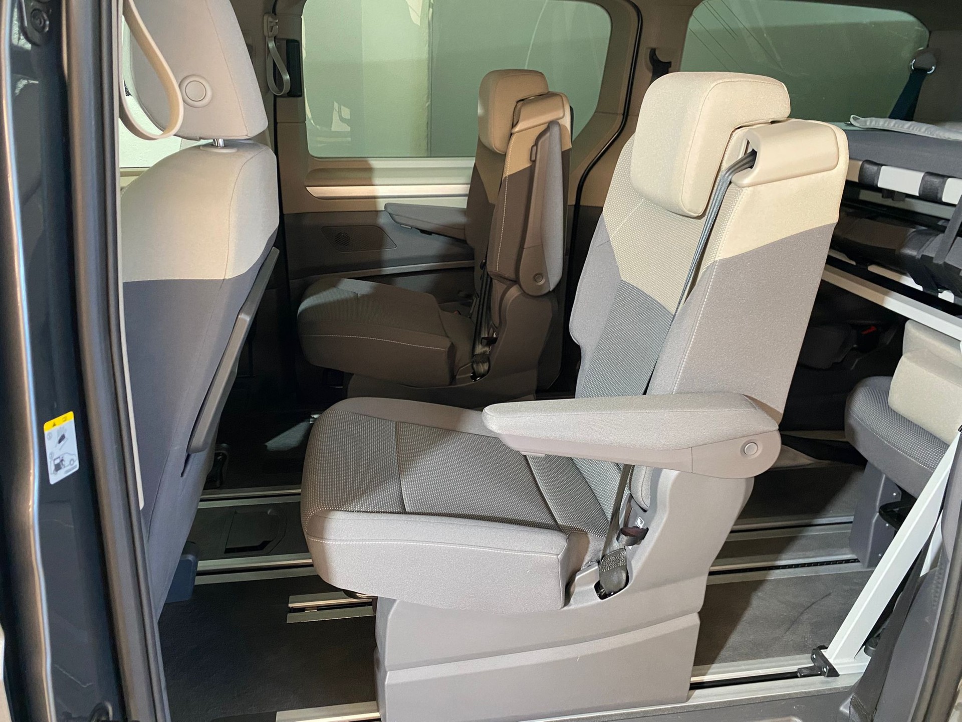 VW Multivan 2.0 TDI Life DSG Lang-image-10