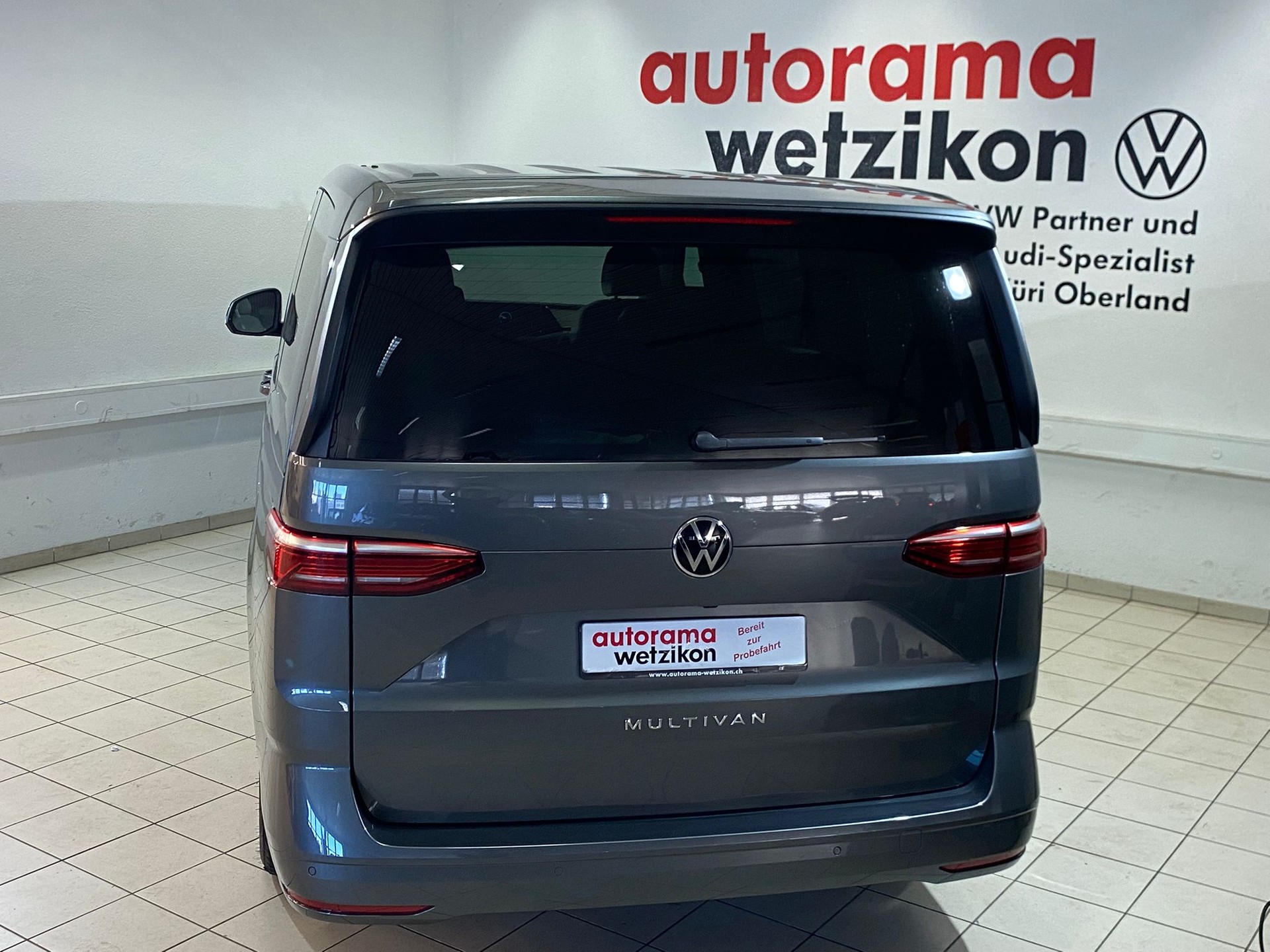 VW Multivan 2.0 TDI Life DSG Lang-image-3