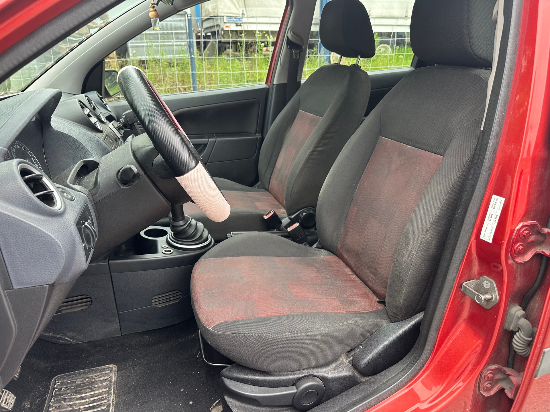FORD Fiesta 1.4 16V Trend-image-9