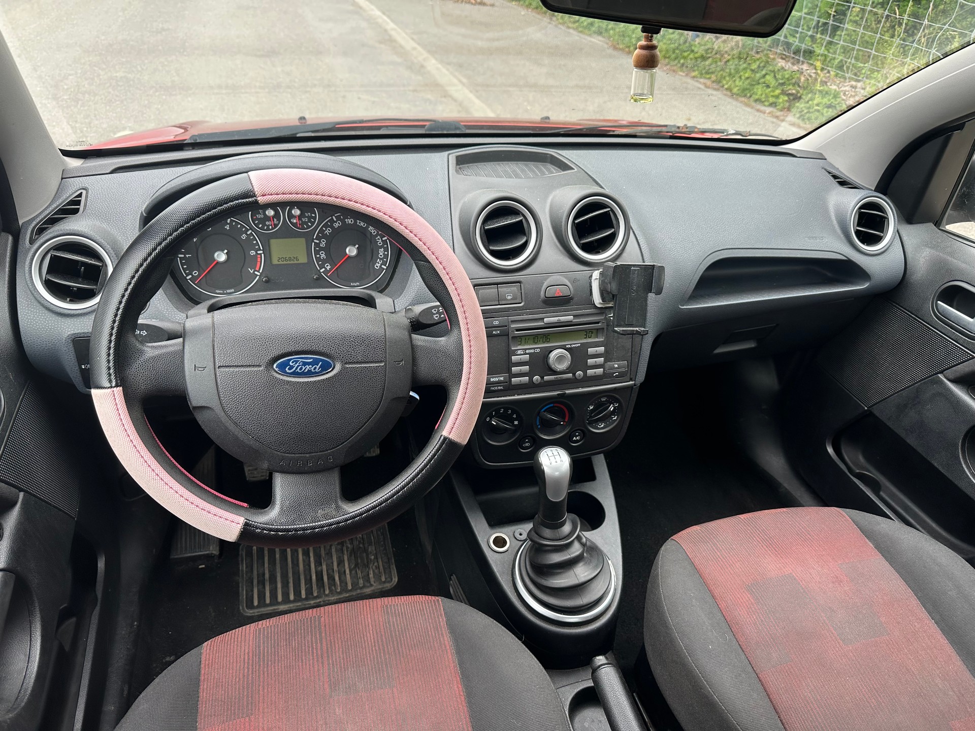 FORD Fiesta 1.4 16V Trend-image-8