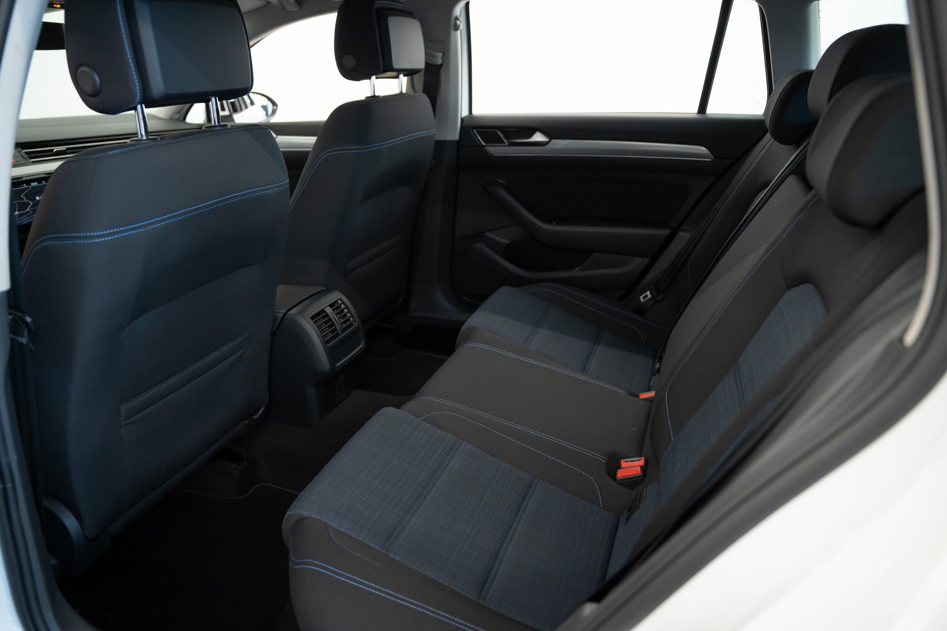 VW Passat Variant 1.4 TSI GTE Hybrid DSG-image-11