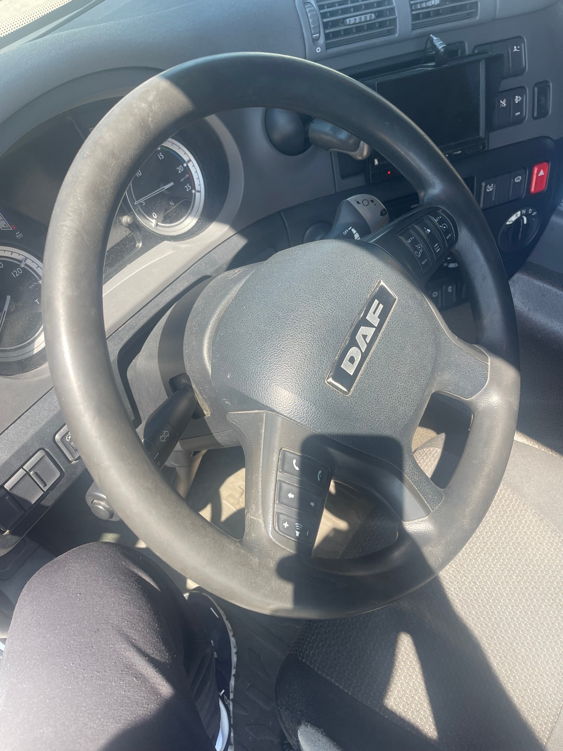 DAF Cf 410 4x2-image-6