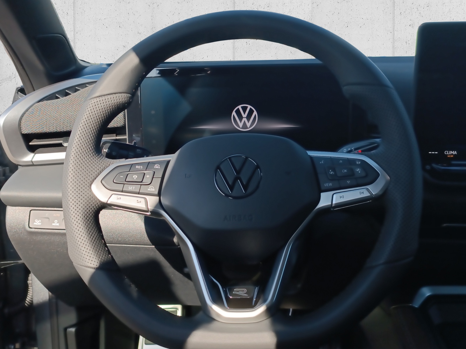 VW T-Roc 1.5 eTSI mHEV R-Line DSG-image-9