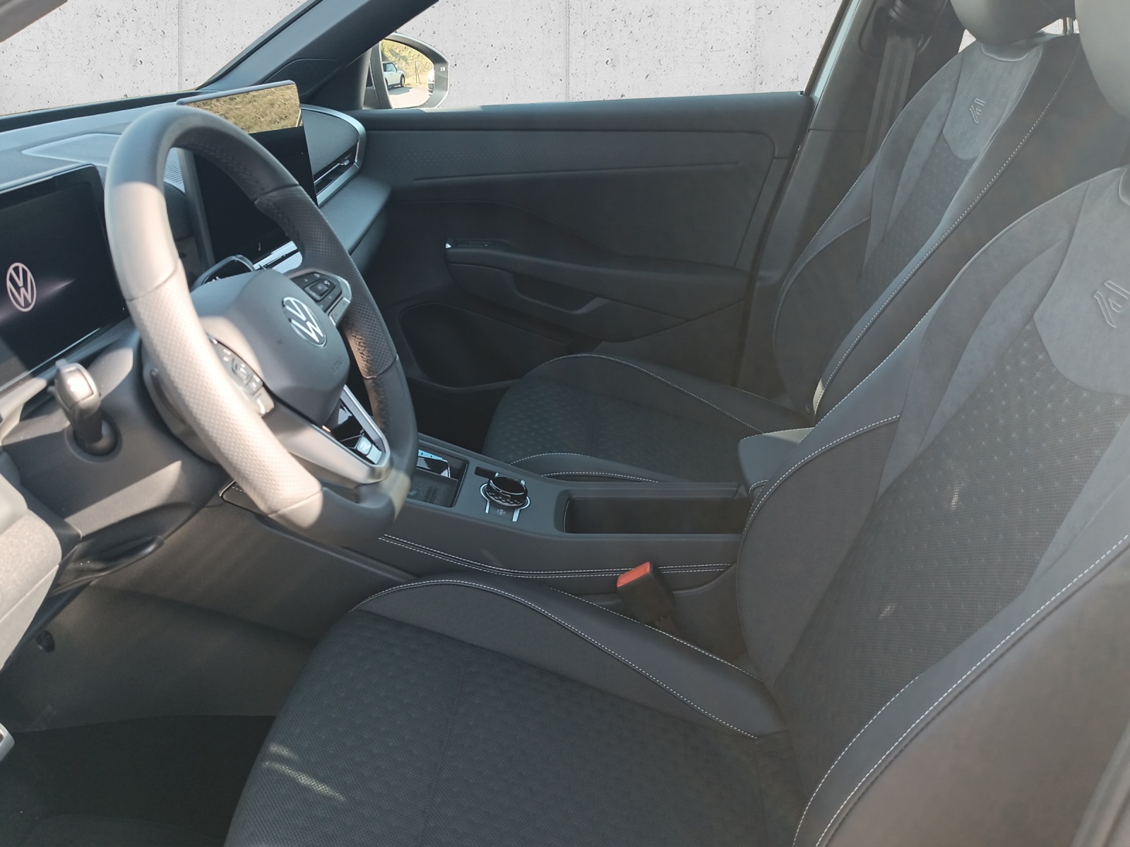 VW T-Roc 1.5 eTSI mHEV R-Line DSG-image-8