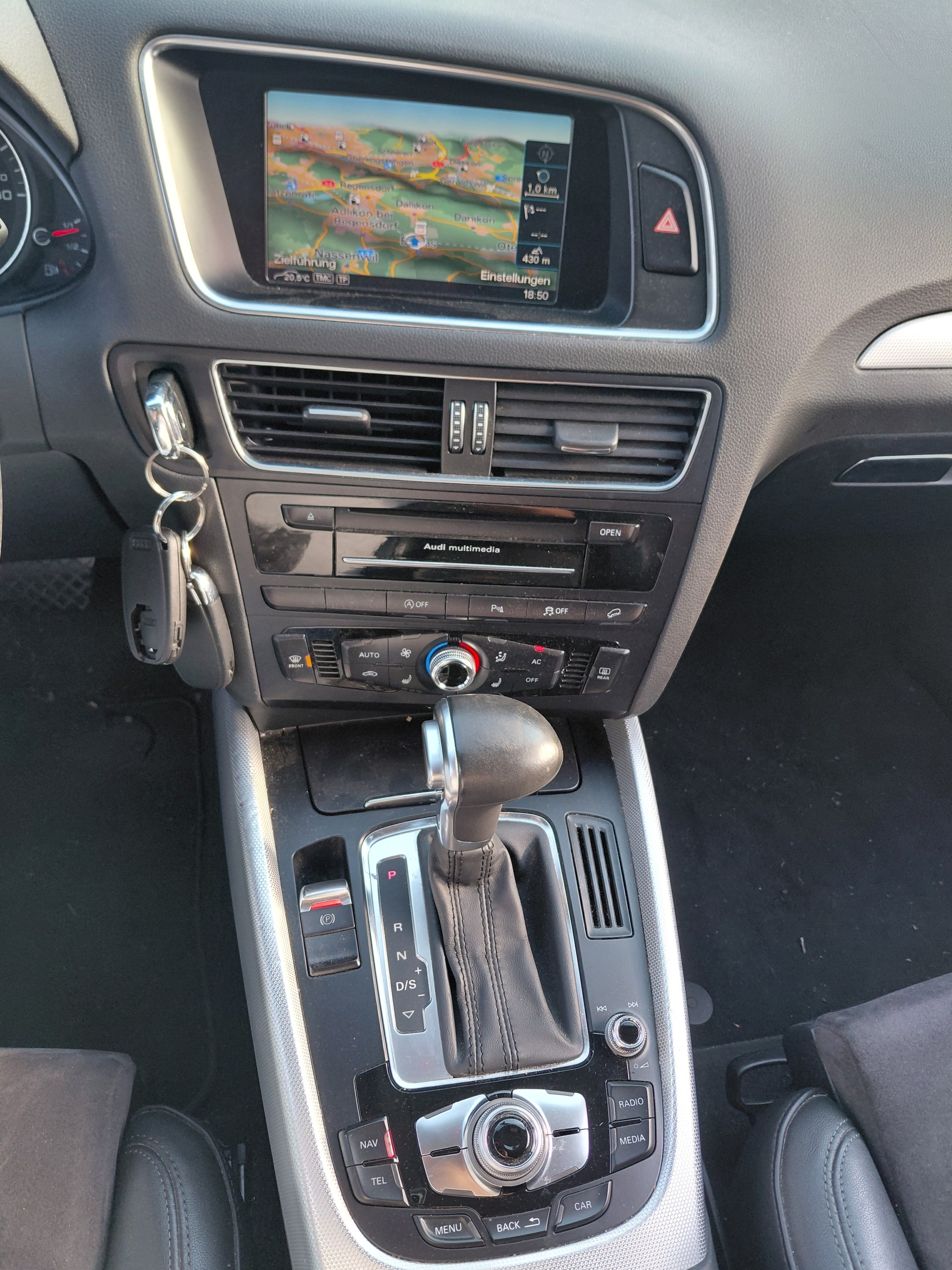 AUDI Q5 3.0 TDI quattro S-tronic-image-8