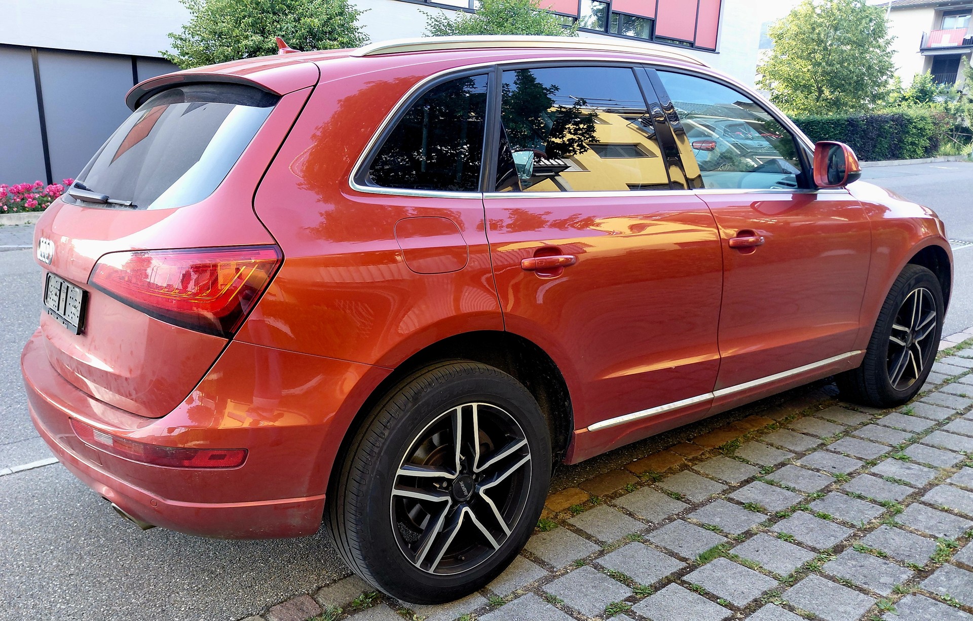 AUDI Q5 3.0 TDI quattro S-tronic-image-2