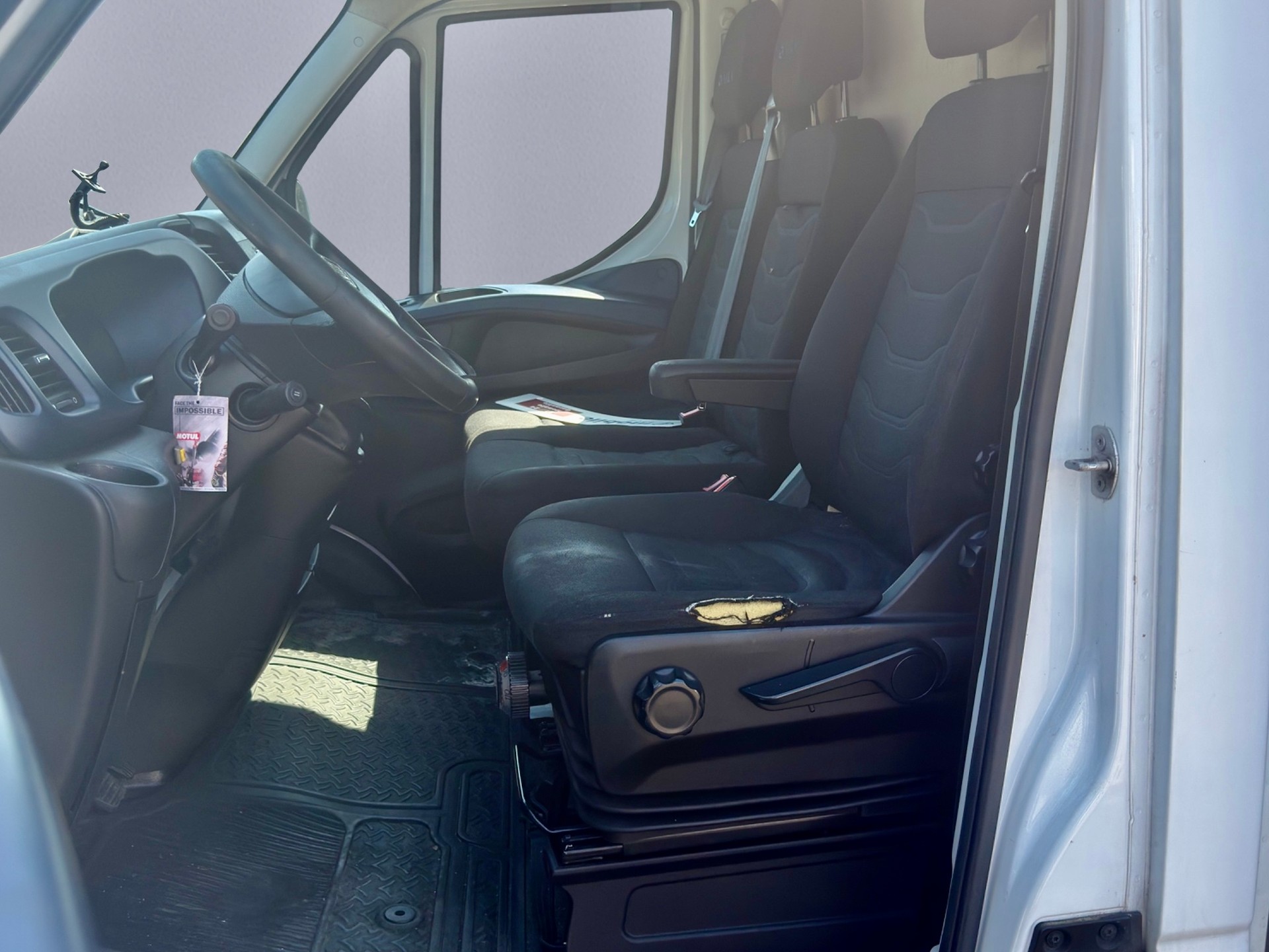 IVECO 35 S 18 Automatik, 180 PS, Koffer mit Hebebühne, AHK 3.5 T-image-7