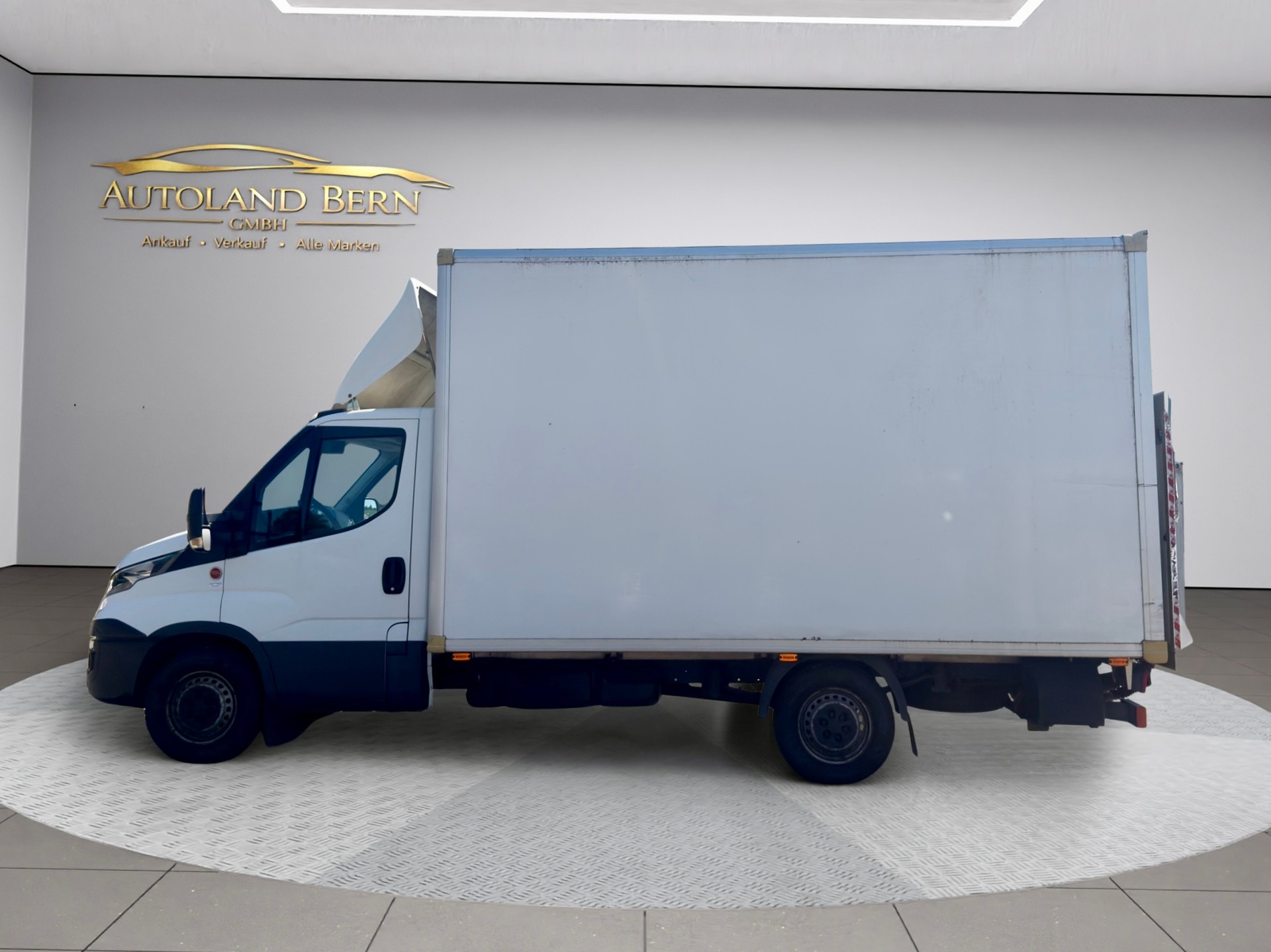 IVECO 35 S 18 Automatik, 180 PS, Koffer mit Hebebühne, AHK 3.5 T-image-3