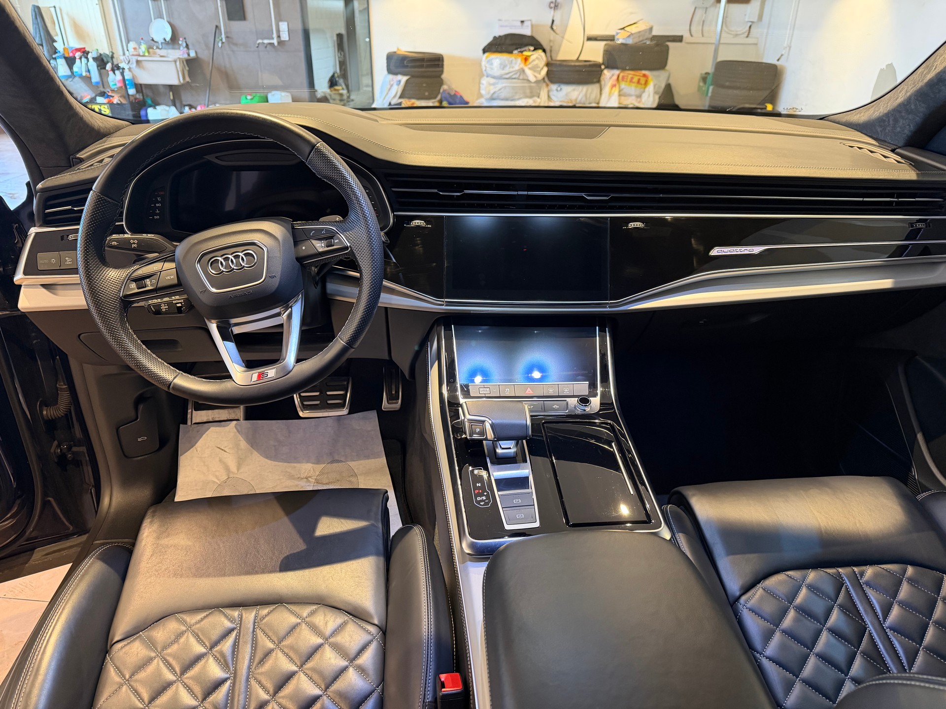 AUDI Q8 3.0 50 TDI Black Edition quattro T-Tronic-image-11