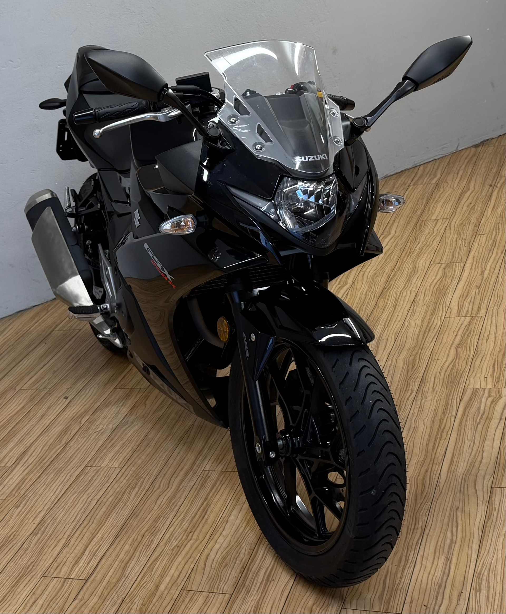 SUZUKI GSX-R 250 L7
