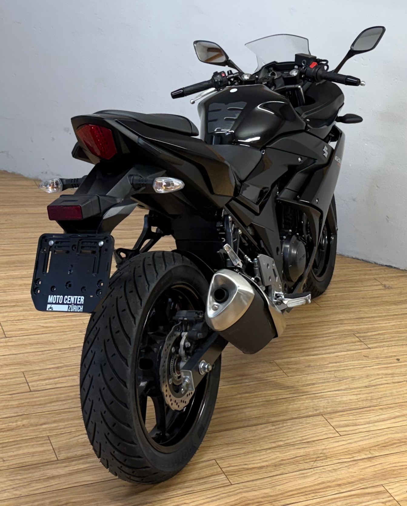 SUZUKI GSX-R 250 L7-showroom-element-2