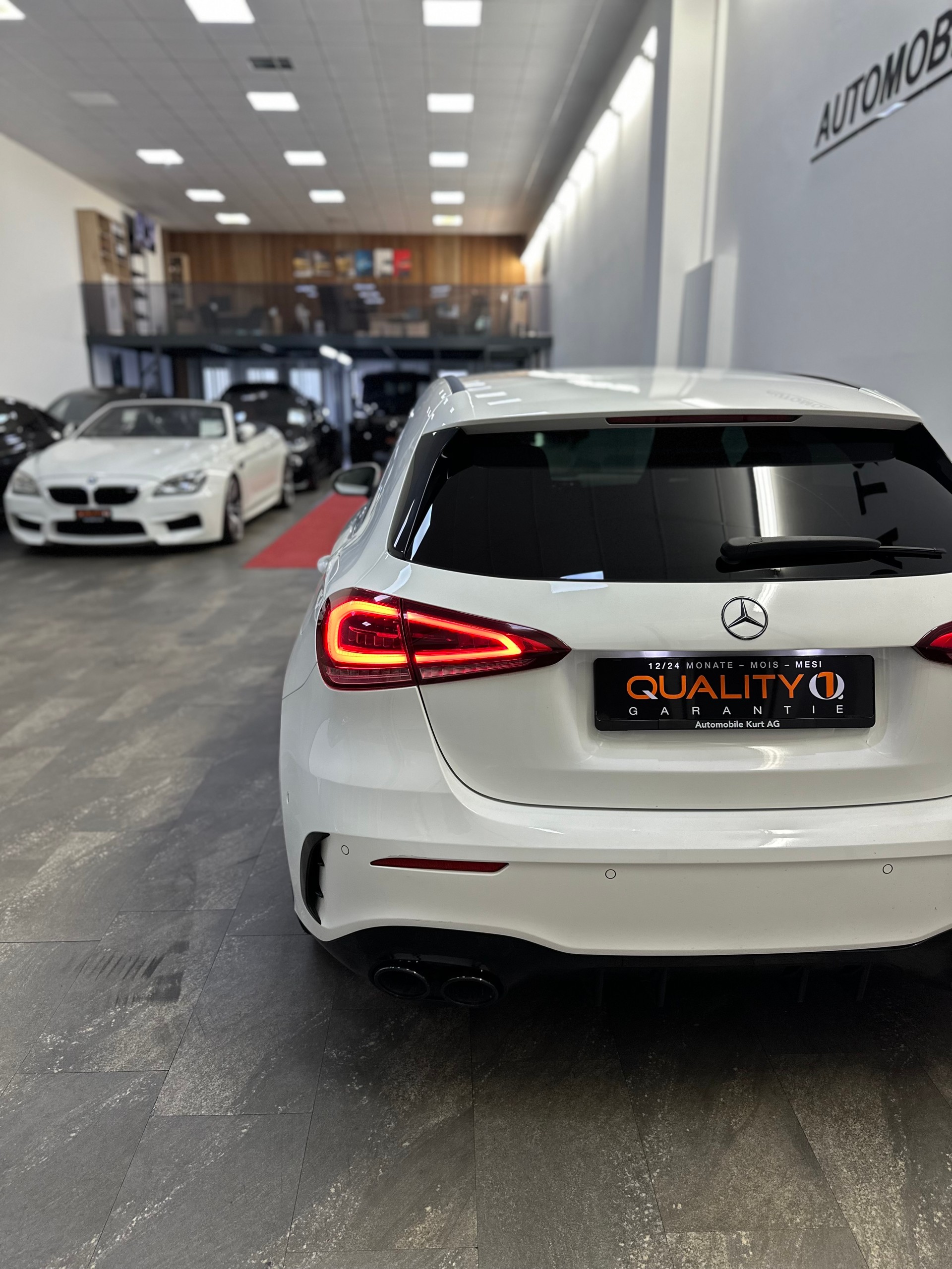 MERCEDES-BENZ A 180 d AMG Line-image-4