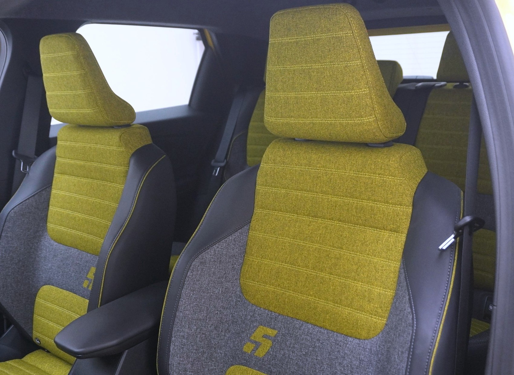 RENAULT R5 E-Tech Comfort Range iconic-image-12
