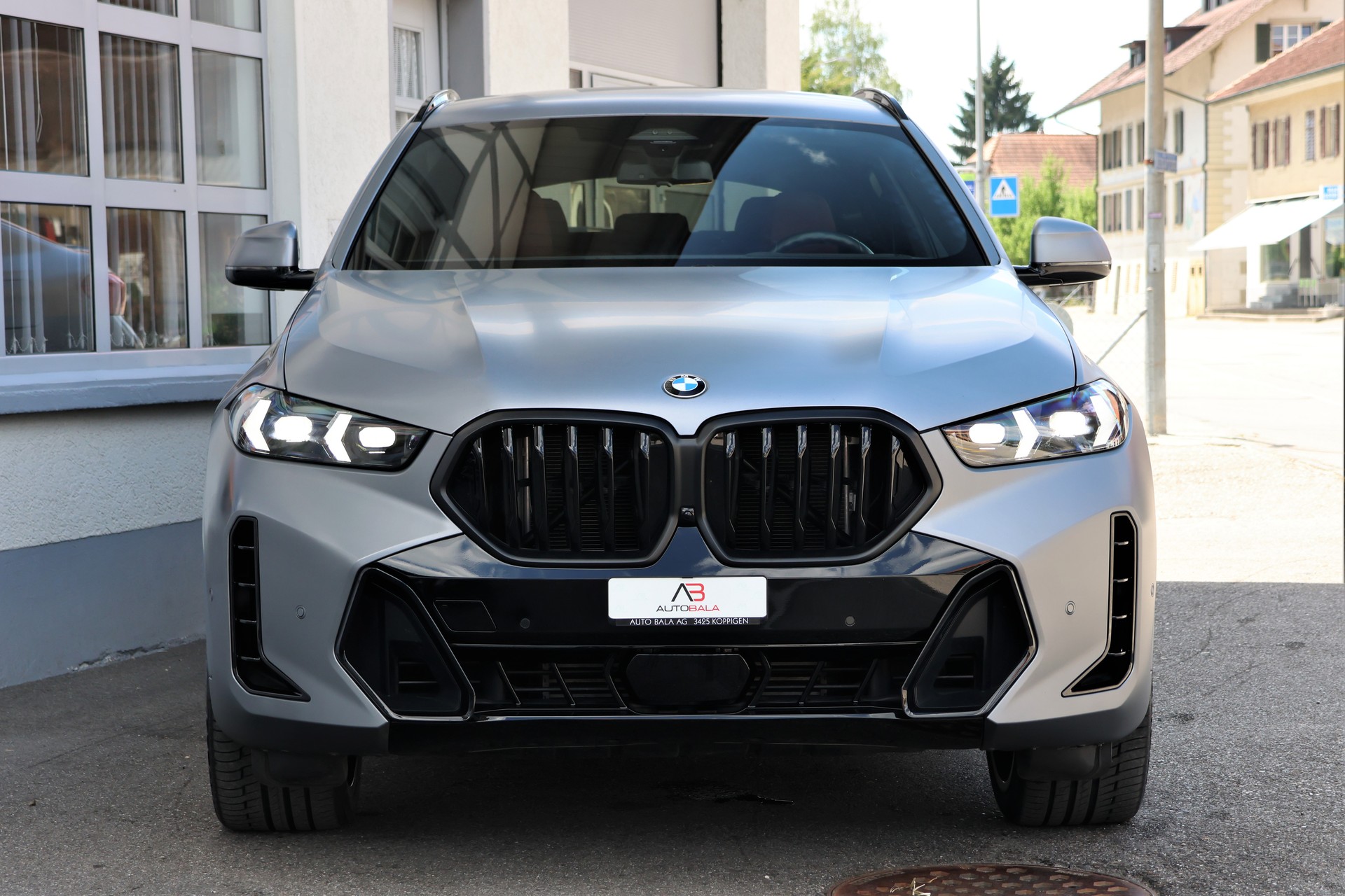 BMW X6 xDrive 48V 30d M Sport Pro Steptronic (CH) *FROZEN GREY*-showroom-element-1