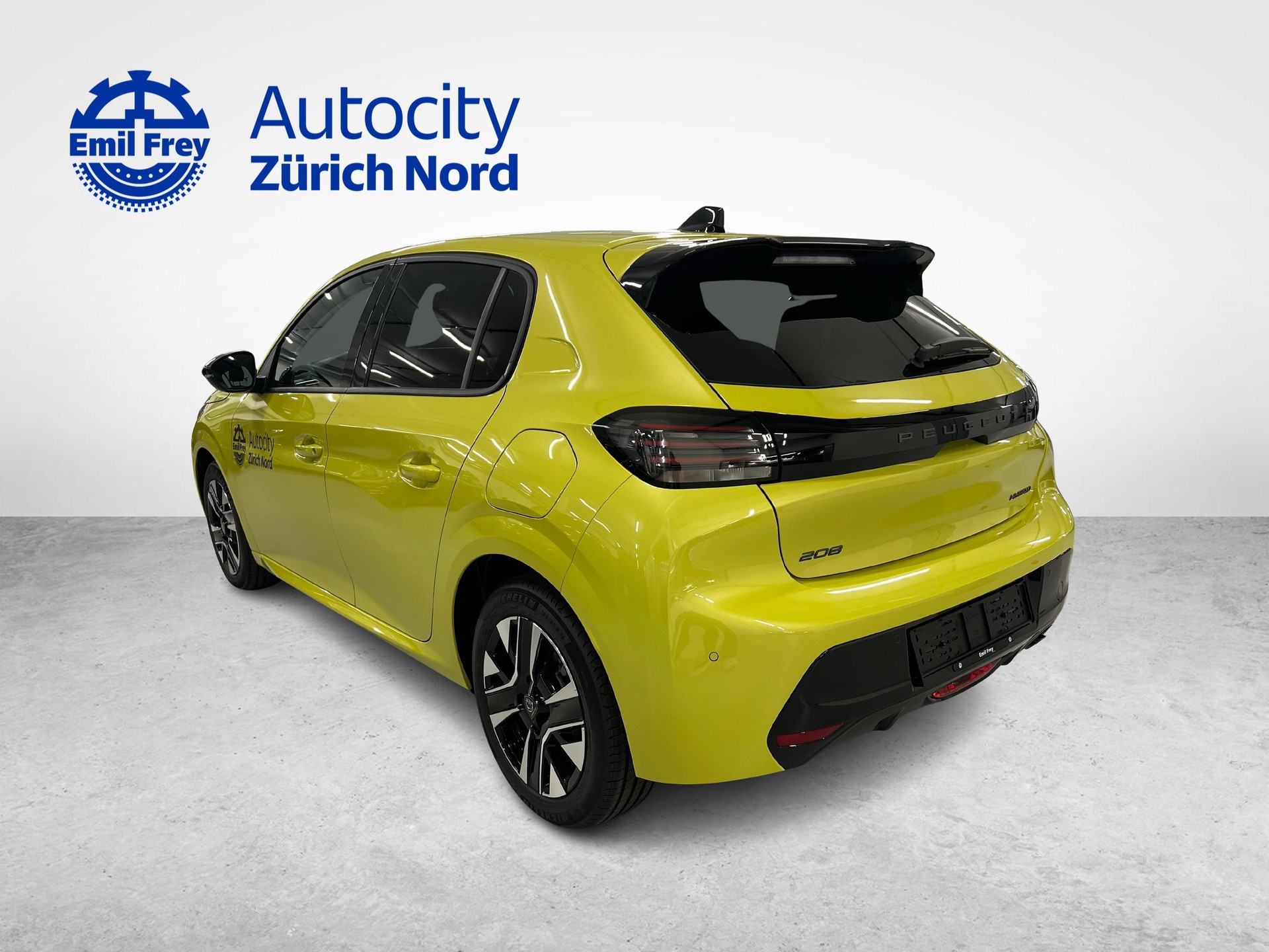 PEUGEOT 208 1.2 Hybrid Allure Premium-image-2