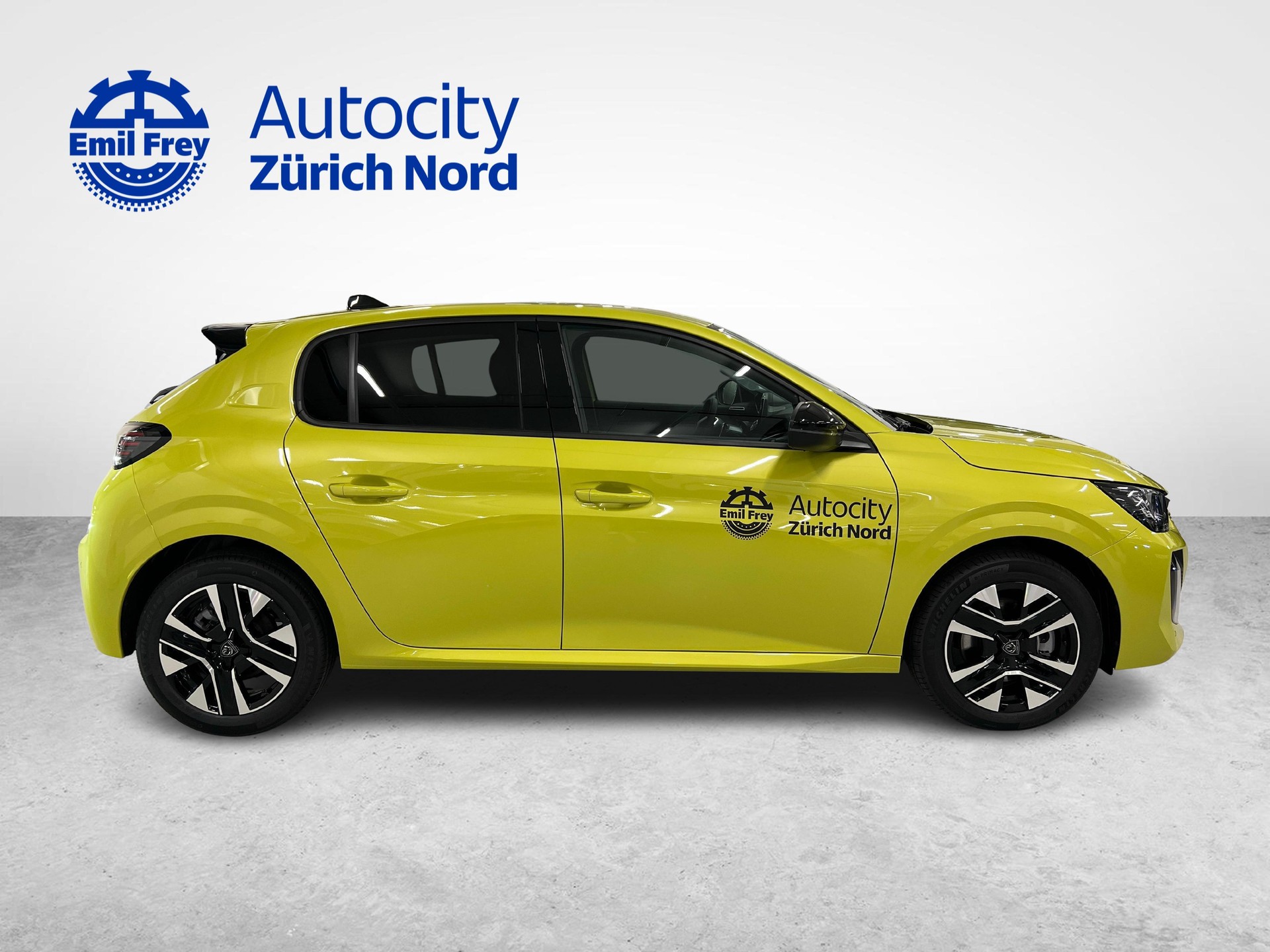 PEUGEOT 208 1.2 Hybrid Allure Premium-image-6
