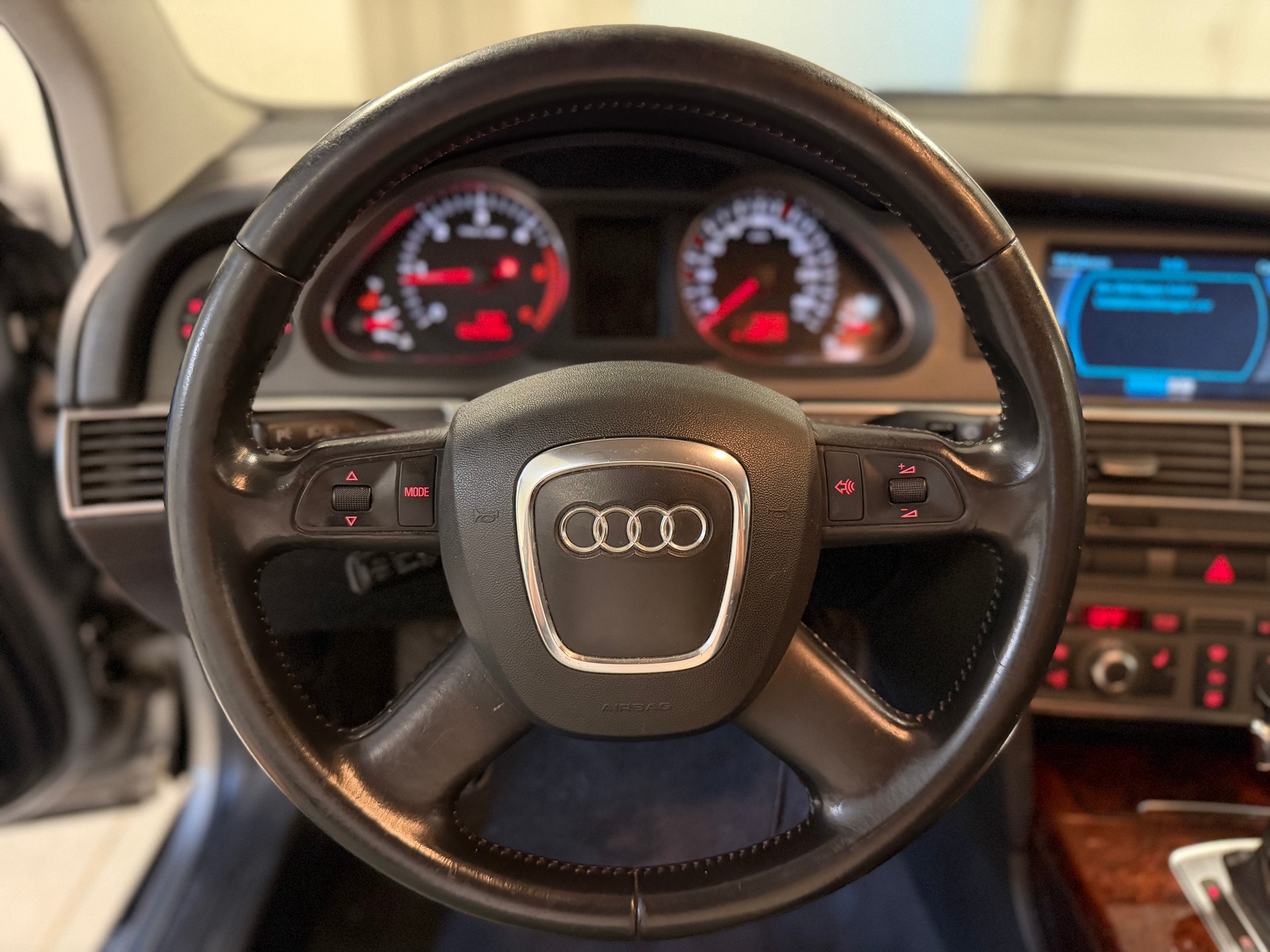 AUDI A6 Limousine 3.0 V6 TDI quattro-image-25