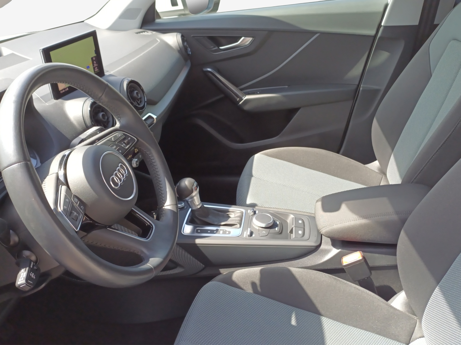 AUDI Q2 1.4 TFSI design S-tronic-image-7