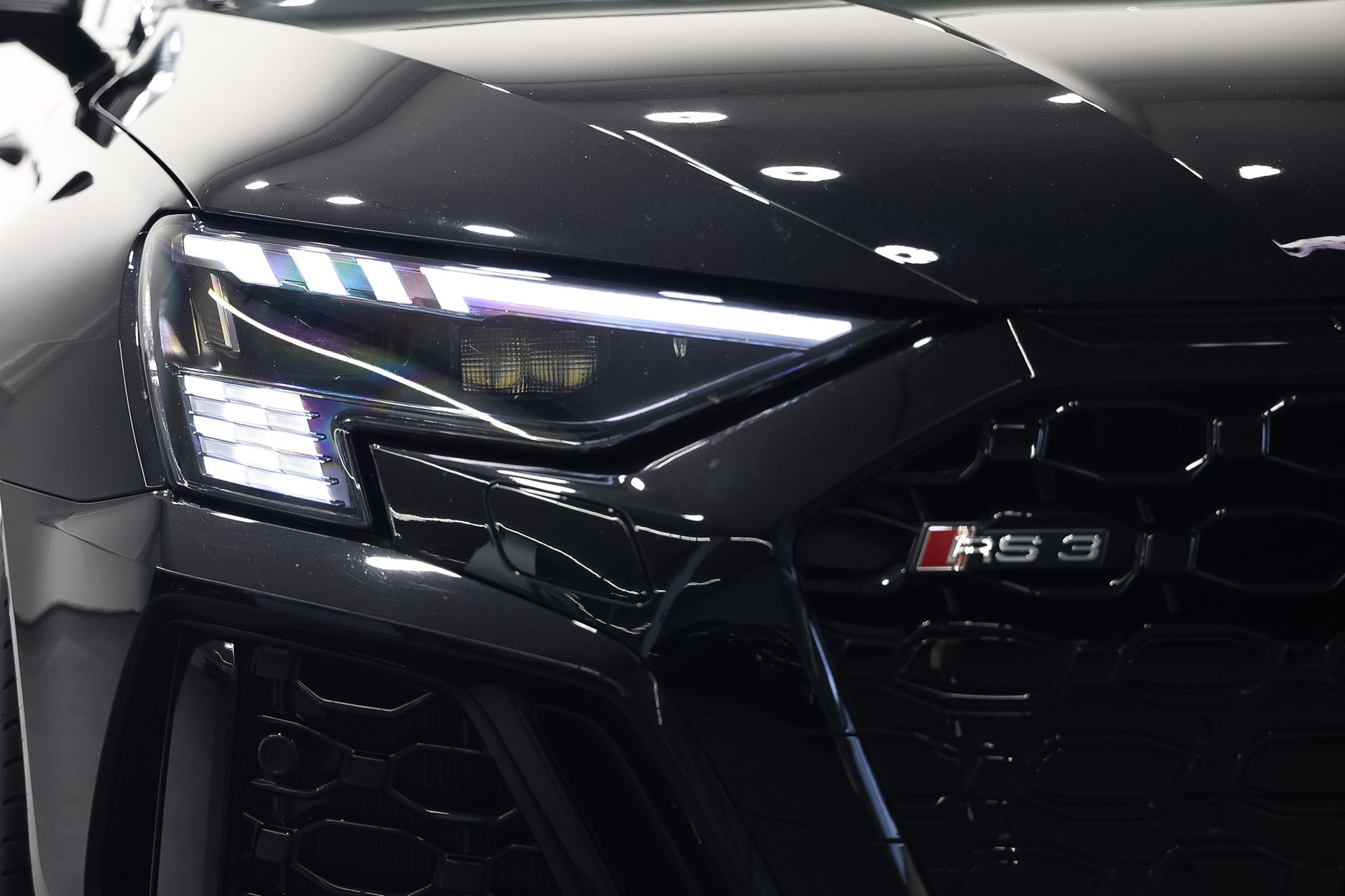 AUDI RS3 Limousine 2.5 TSI quattro S-tronic *Audi Werksgarantie bis 12.2026*-image-13