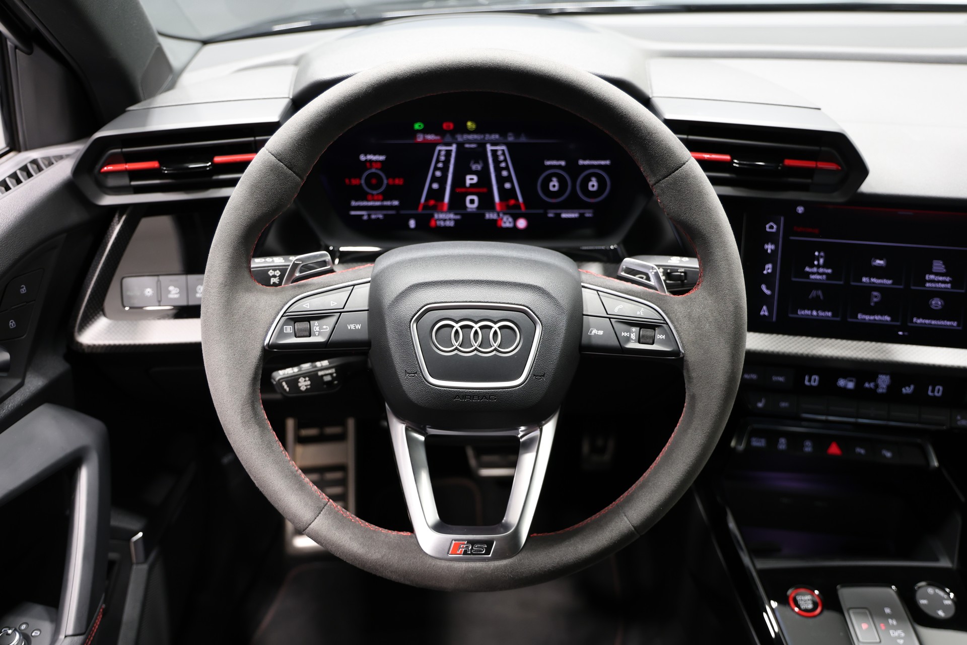 AUDI RS3 Limousine 2.5 TSI quattro S-tronic *Audi Werksgarantie bis 12.2026*-image-23