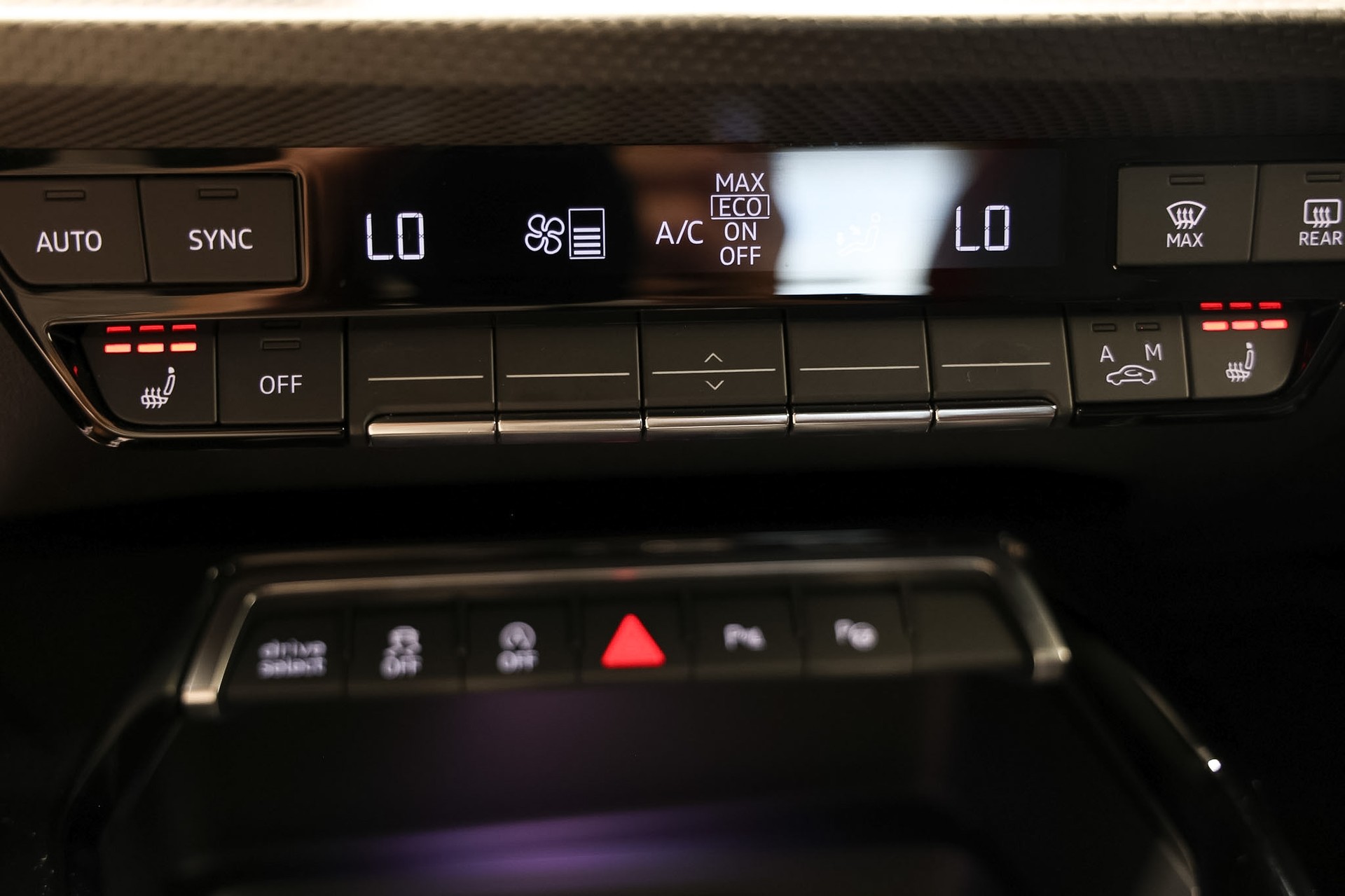 AUDI RS3 Limousine 2.5 TSI quattro S-tronic *Audi Werksgarantie bis 12.2026*-image-24