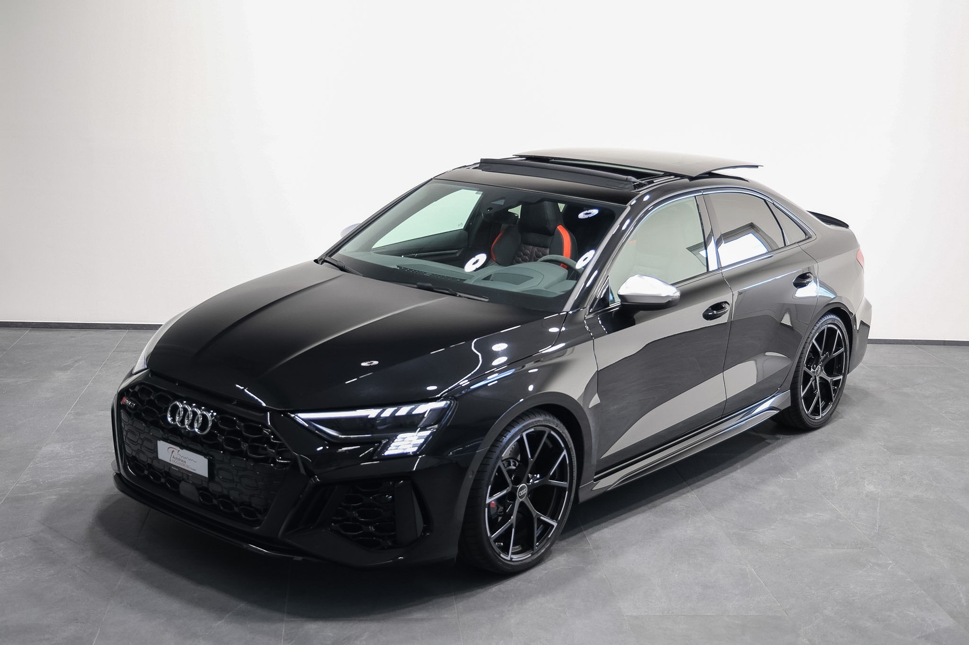 AUDI RS3 Limousine 2.5 TSI quattro S-tronic *Audi Werksgarantie bis 12.2026*-image-3
