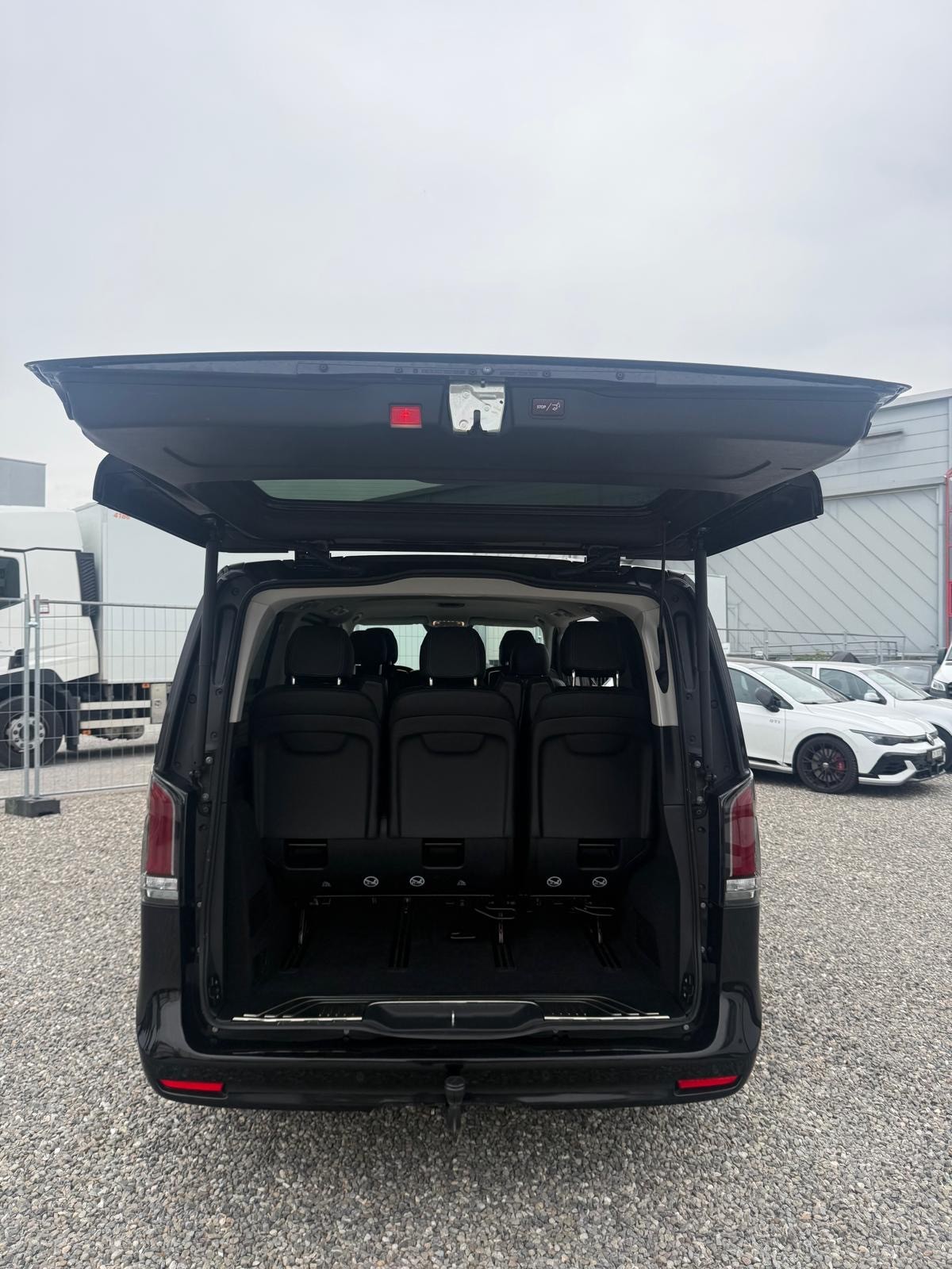 MERCEDES-BENZ V 300 d Extralang Avantgarde 9G-Tronic-image-7