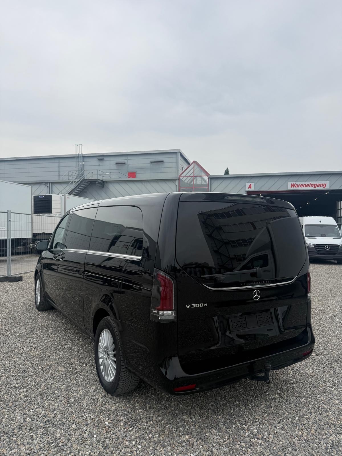 MERCEDES-BENZ V 300 d Extralang Avantgarde 9G-Tronic-image-2