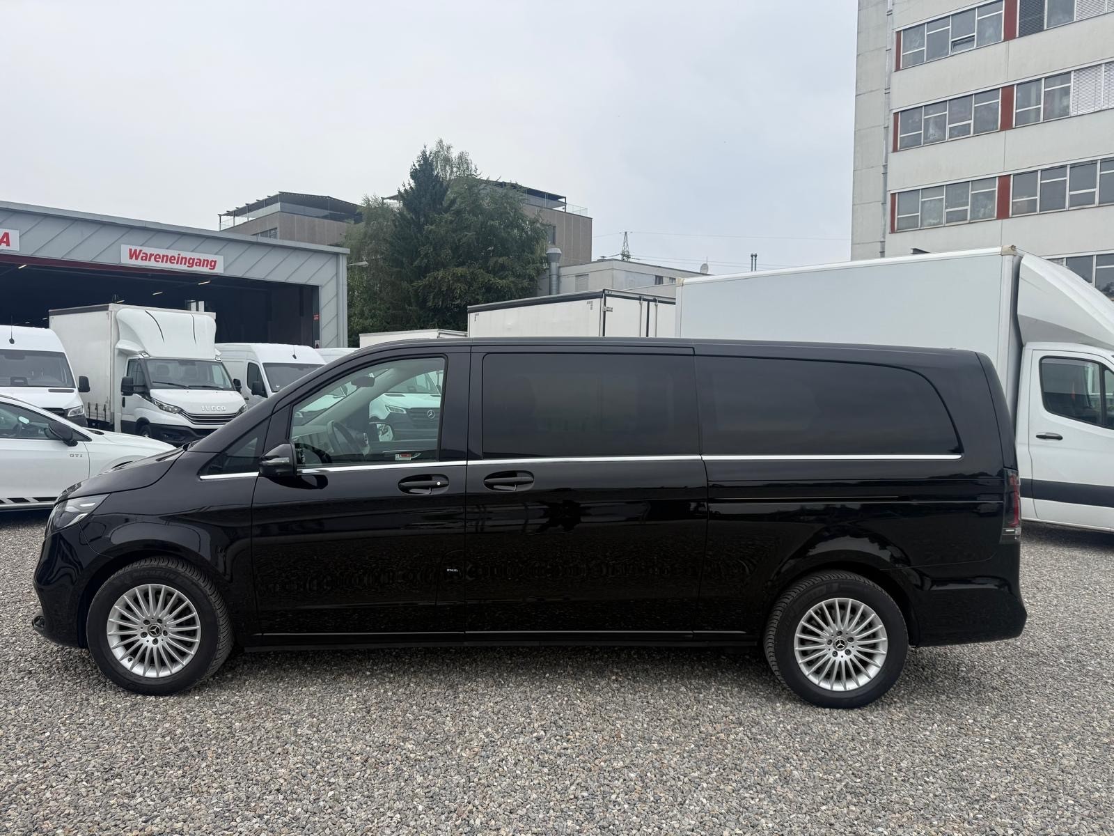 MERCEDES-BENZ V 300 d Extralang Avantgarde 9G-Tronic-image-1