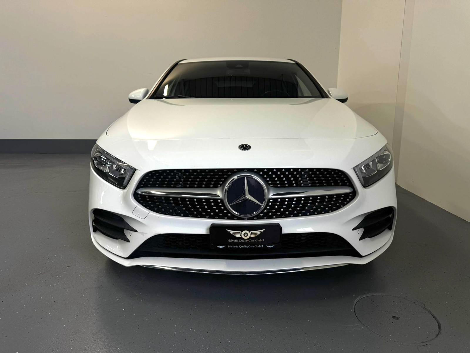 MERCEDES-BENZ A 200 AMG Line 7G-DCT-image-4