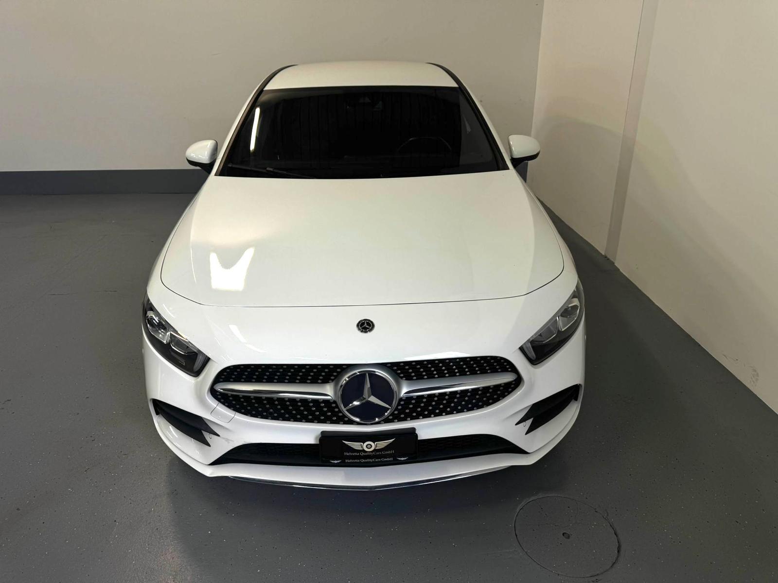 MERCEDES-BENZ A 200 AMG Line 7G-DCT-showroom-element-3