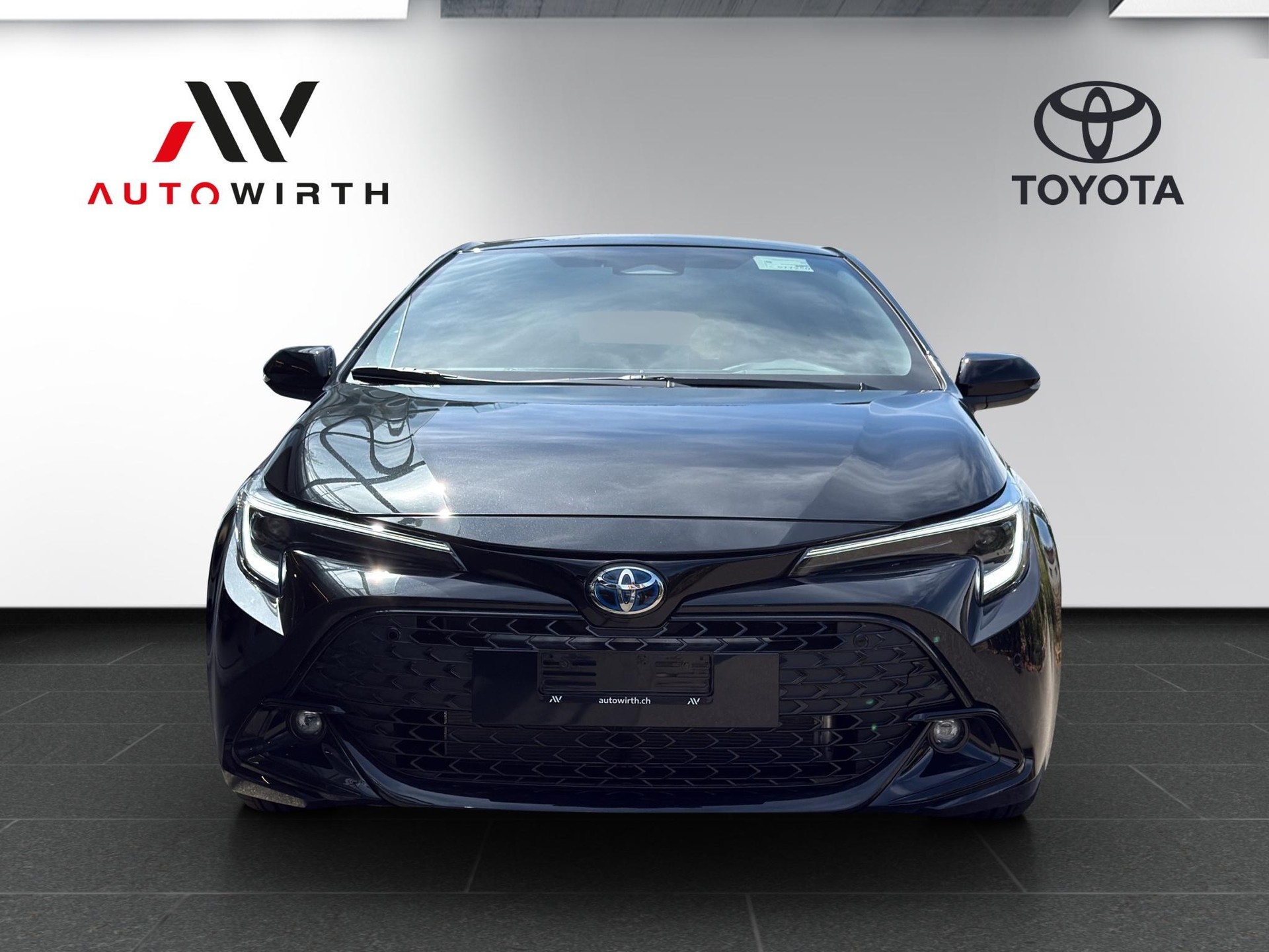TOYOTA Corolla 1.8 HSD Swiss Edition-image-1