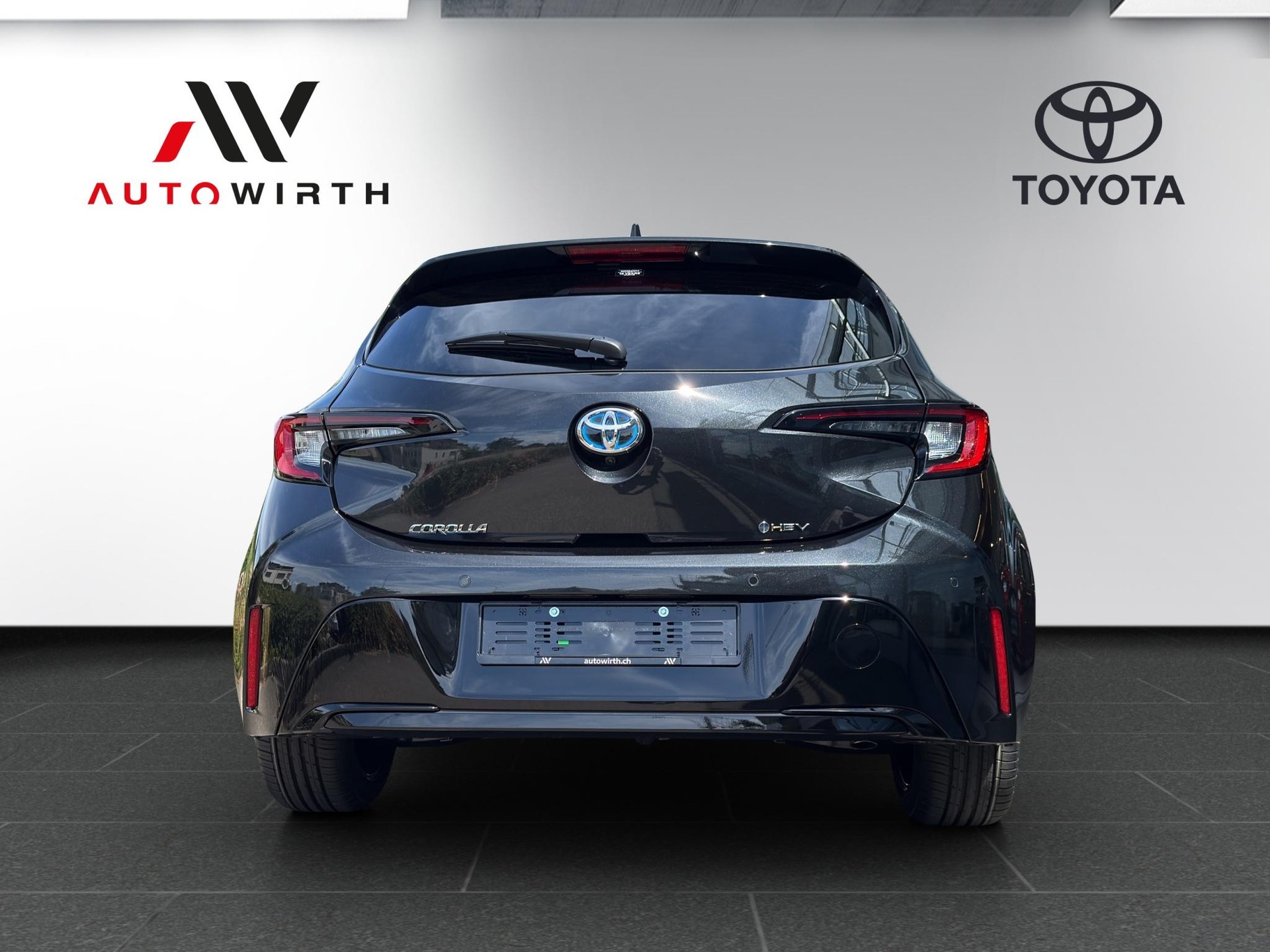 TOYOTA Corolla 1.8 HSD Swiss Edition-image-5