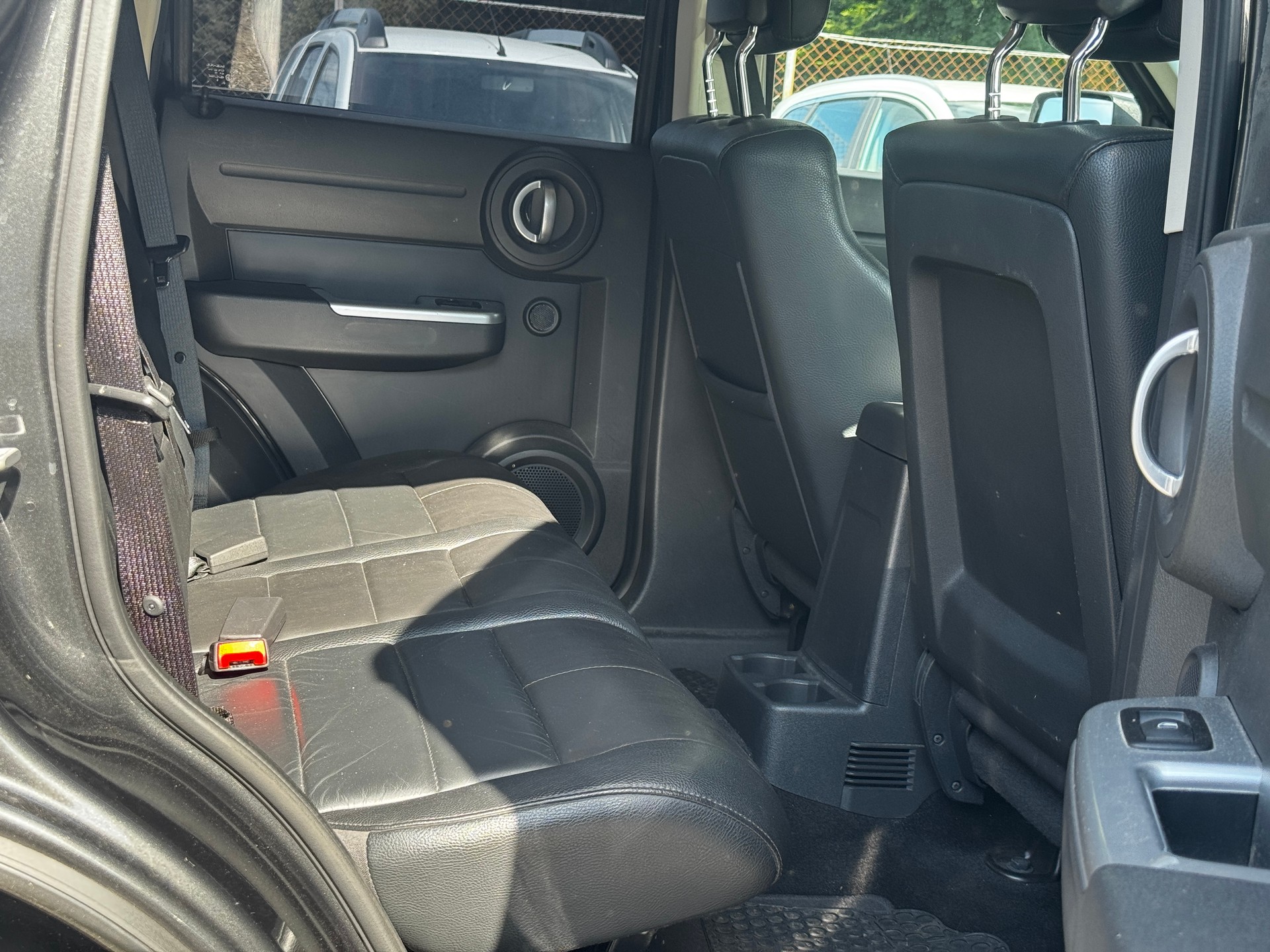 DODGE NITRO-image-10