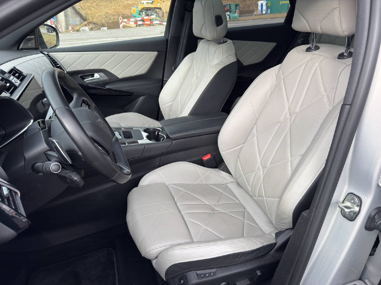 DS AUTOMOBILES 7 Crossback 1.6 E-Tense So Chic 4x4-image-4