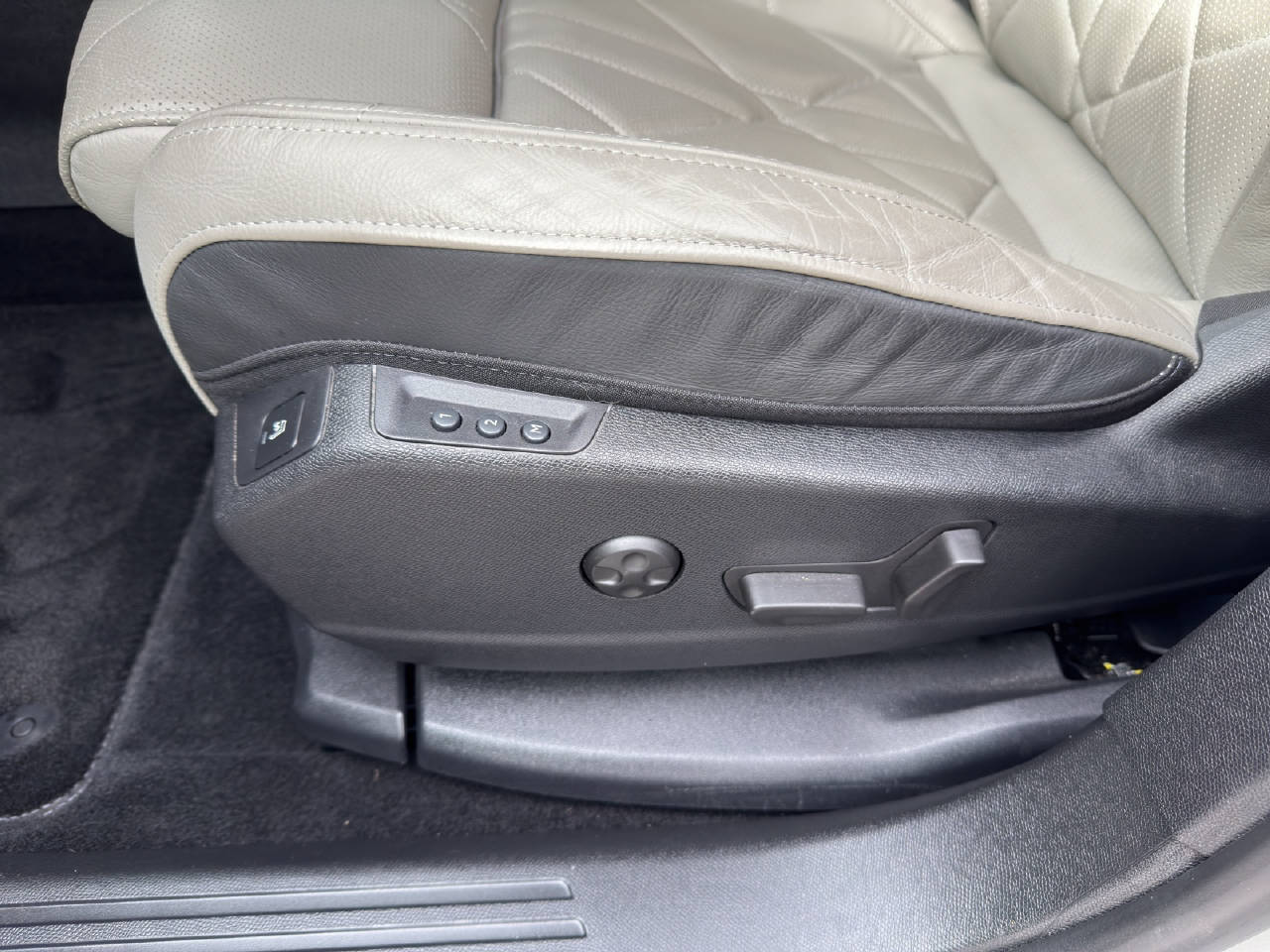 DS AUTOMOBILES 7 Crossback 1.6 E-Tense So Chic 4x4-image-12
