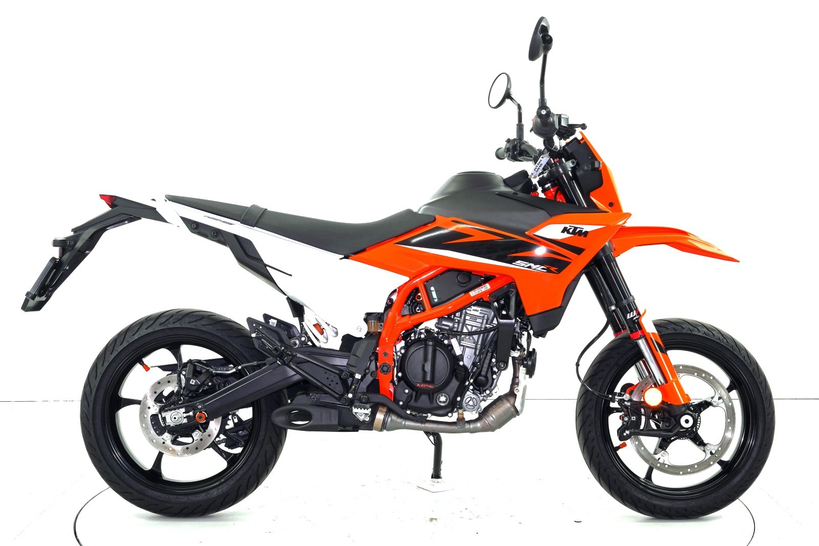 KTM 125 SMC R ABS-showroom-element-3