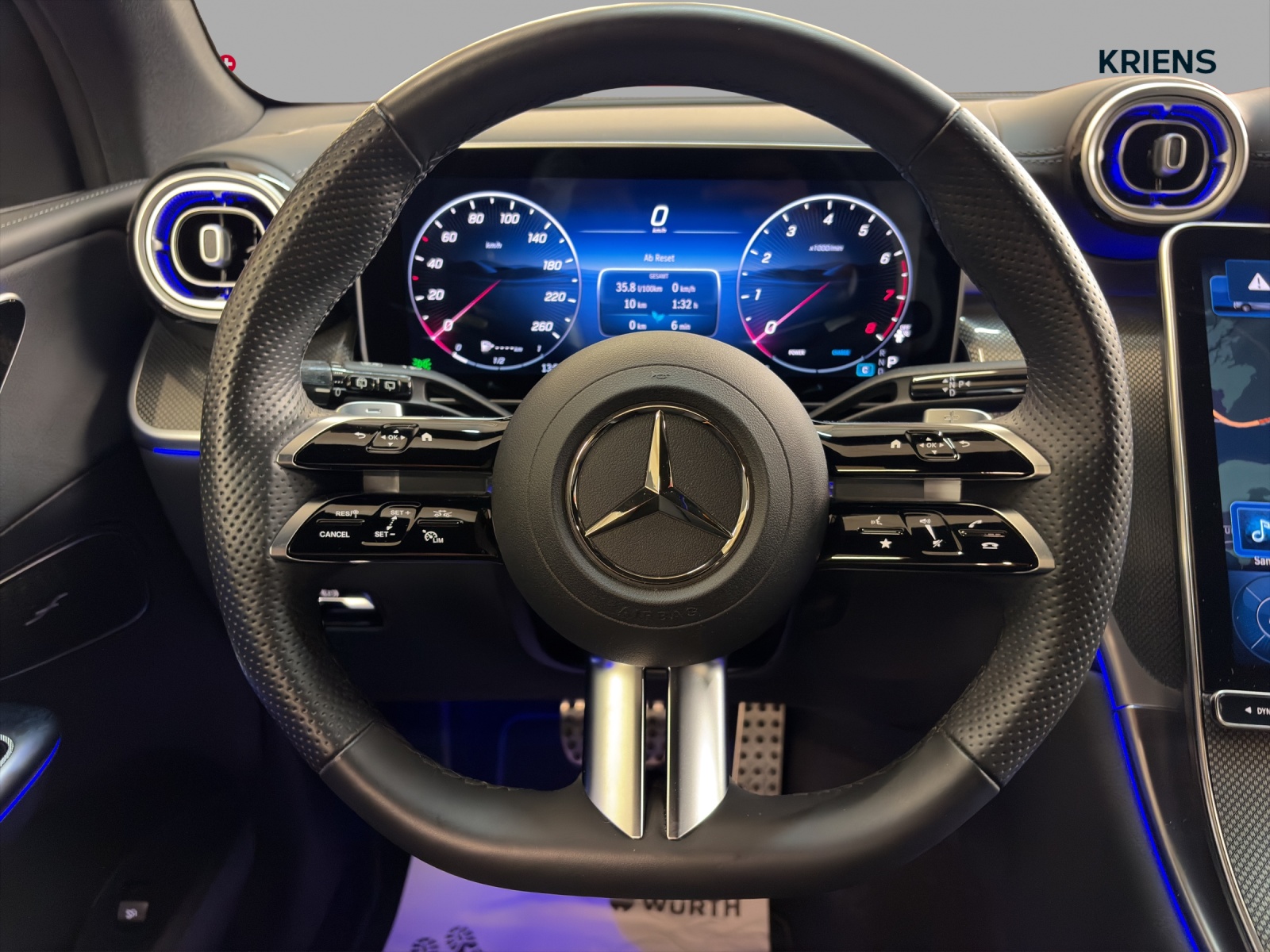 MERCEDES-BENZ GLC 200 4M - AMG / 360 Grad Kamera / Soundsytem / 20 Zoll Räder / metallic-image-11