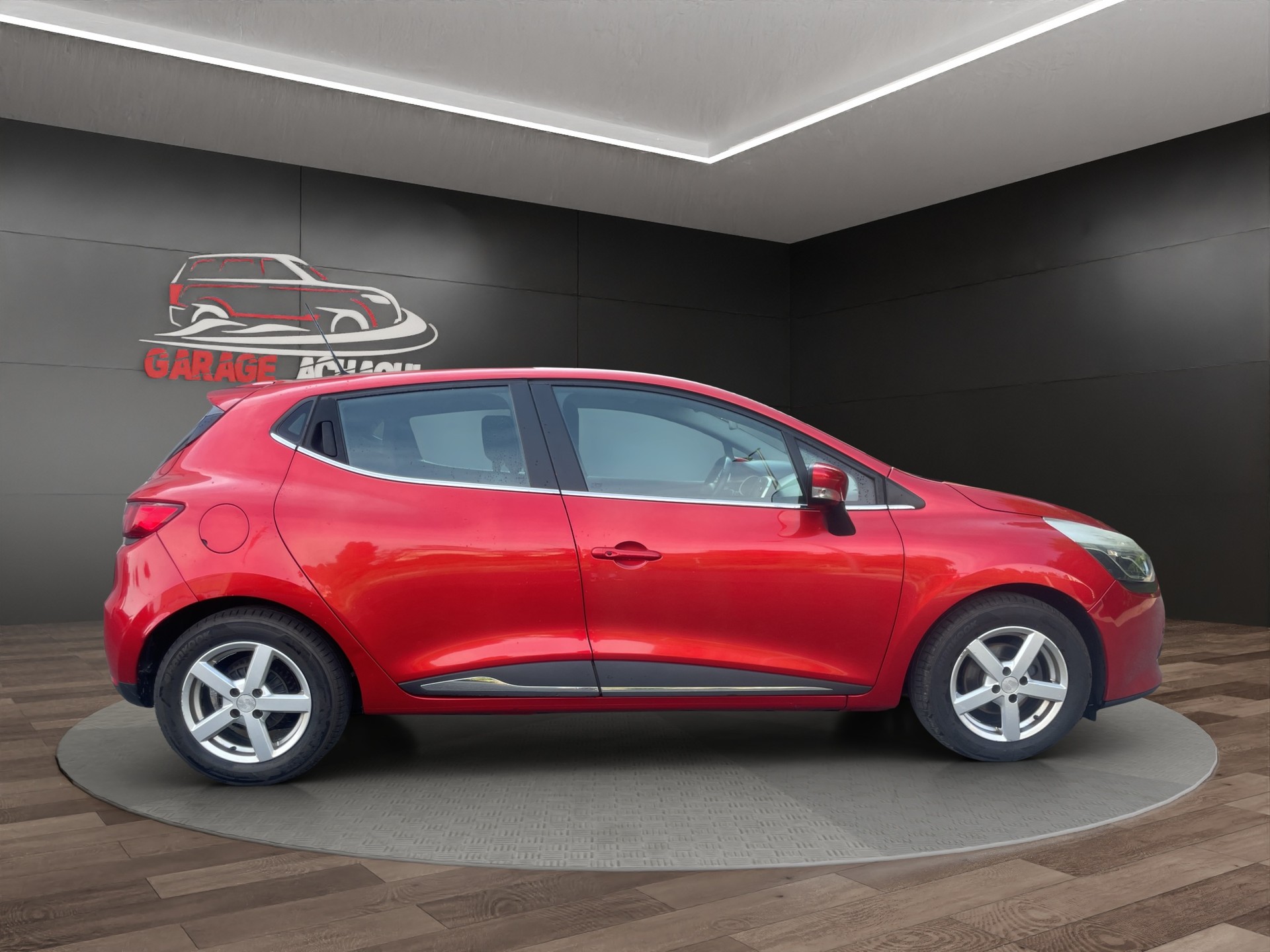 RENAULT Clio 1.2 16V T Swiss Edition EDC-image-5