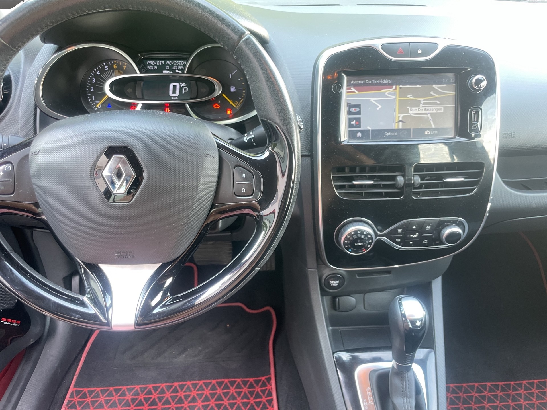 RENAULT Clio 1.2 16V T Swiss Edition EDC-image-9