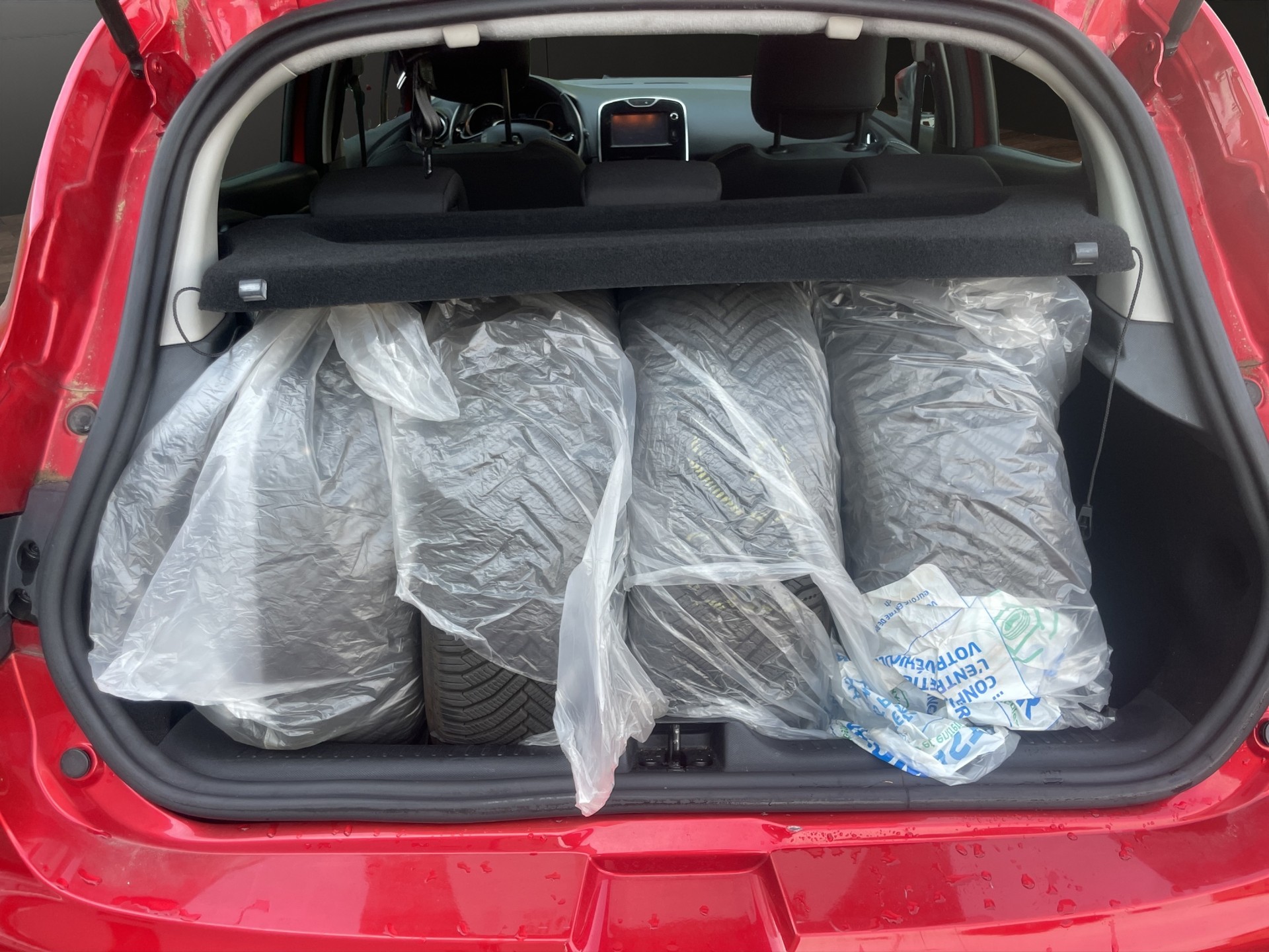 RENAULT Clio 1.2 16V T Swiss Edition EDC-image-13