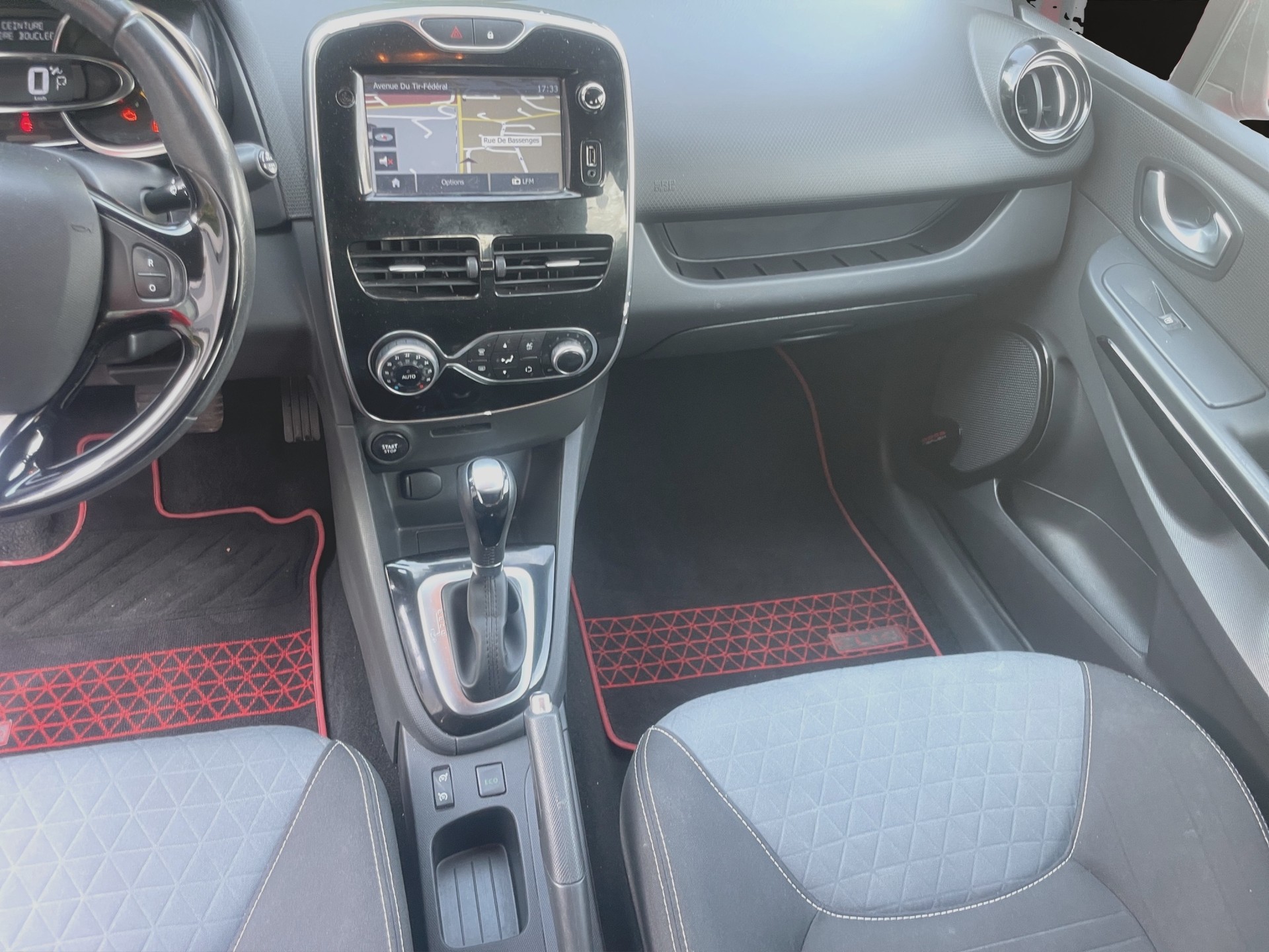RENAULT Clio 1.2 16V T Swiss Edition EDC-image-11