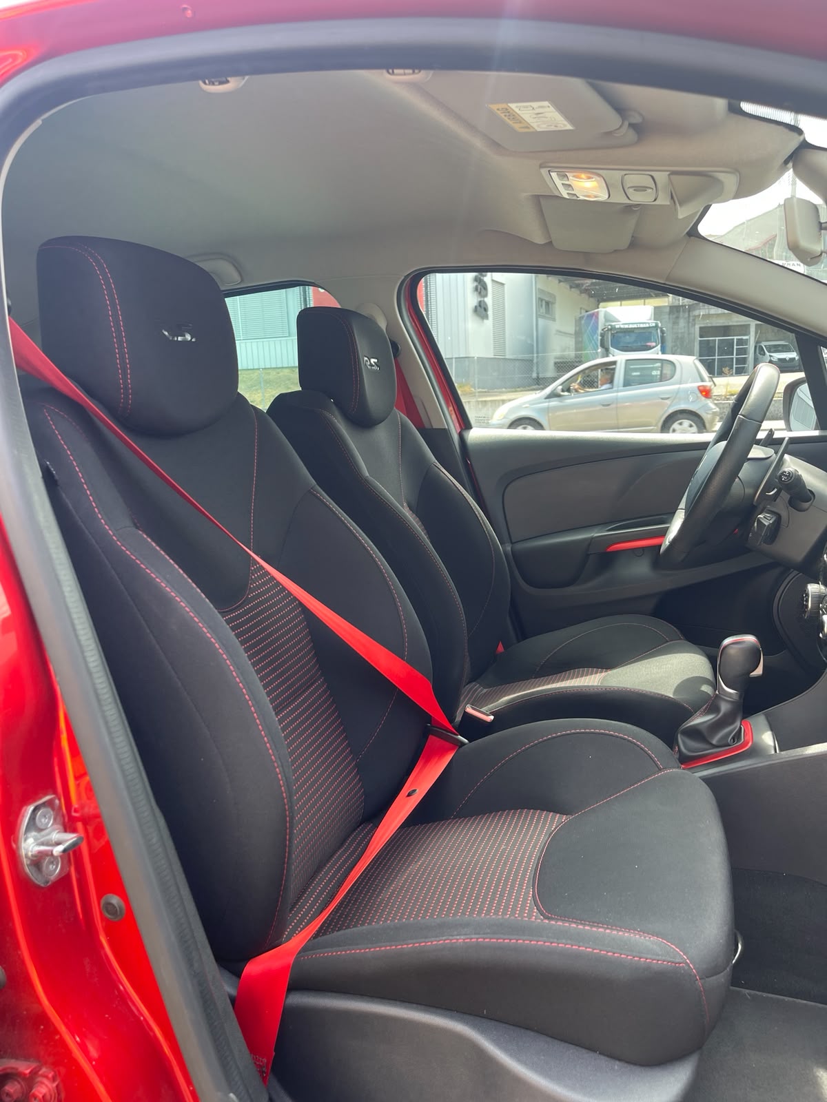 RENAULT Clio 1.6 T RS 220 Trophy EDC-image-12