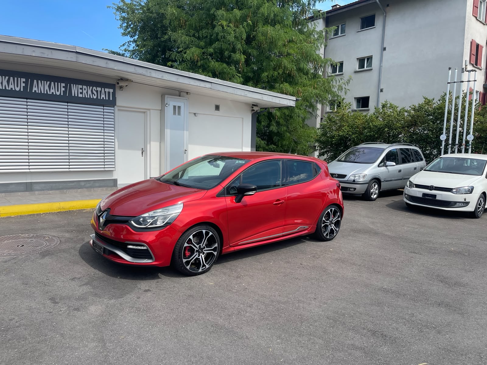 RENAULT Clio 1.6 T RS 220 Trophy EDC-image-0